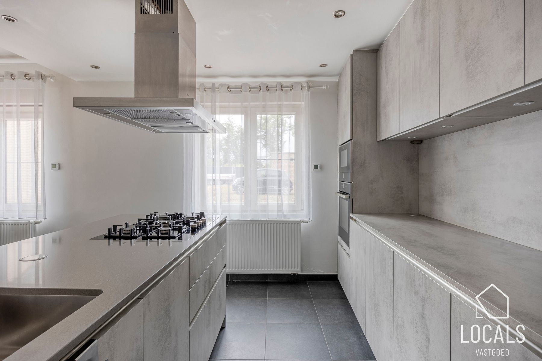 Instapklare gezinswoning te koop in hartje Denderleeuw foto 8