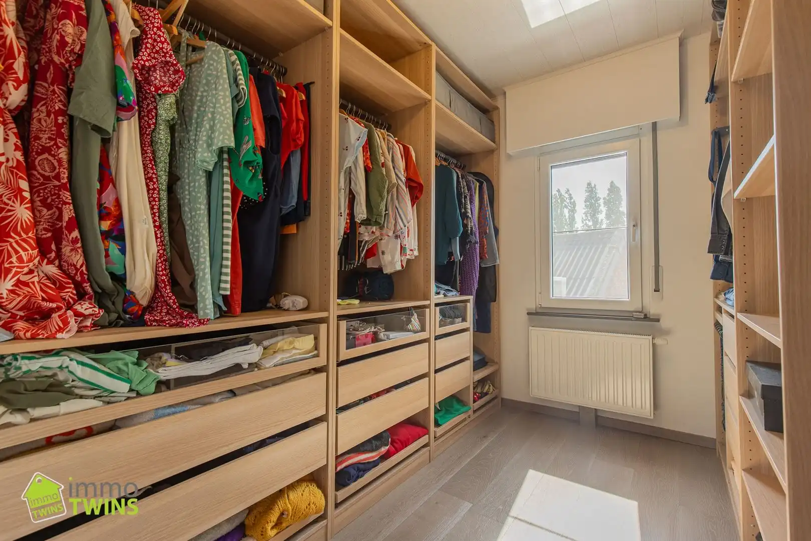 Ruime, energiezuinige gezinswoning met 275 m² bewoonbare oppervlakte, prachtige tuin en tal van extra's in Dendermonde (Oudegem) foto 29