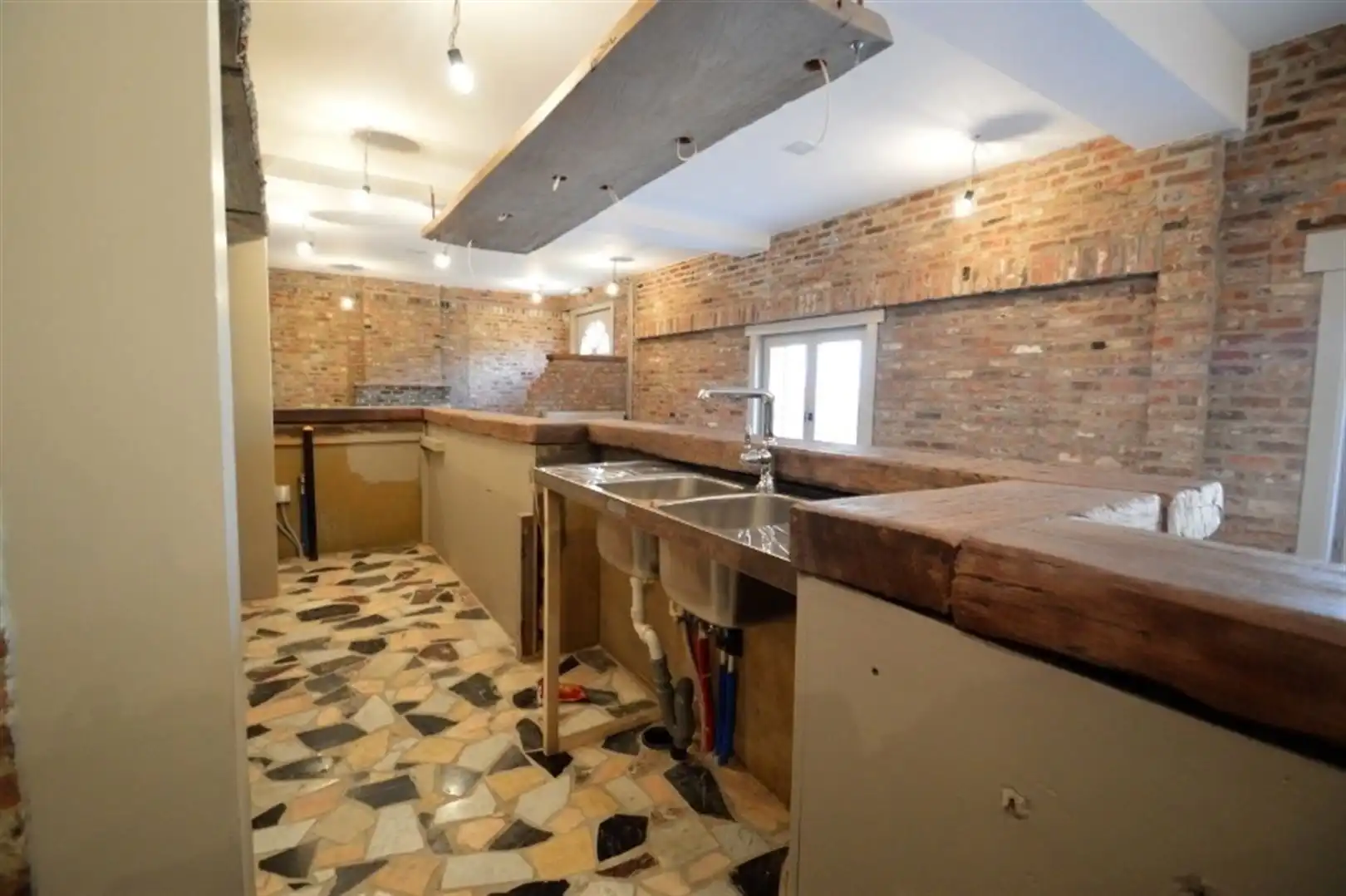 Goed gelegen horecazaak foto 12