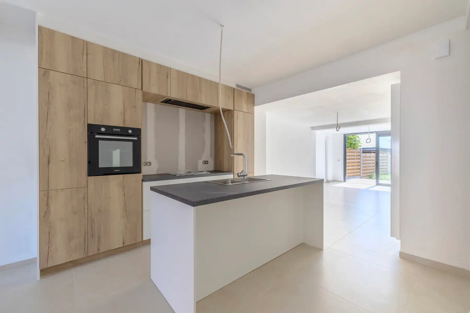 Gerenoveerde woning met 3 slaapkamers en tuin foto 4