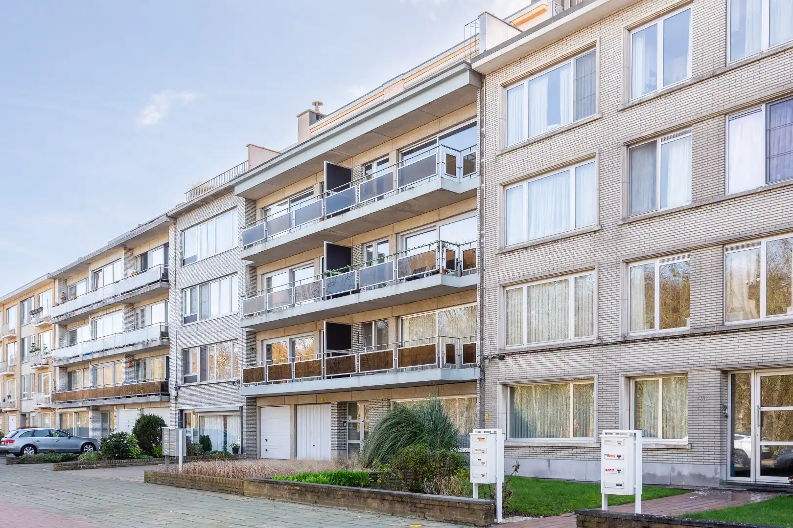 Lichtrijk app. met terras en groen uitzicht foto 18