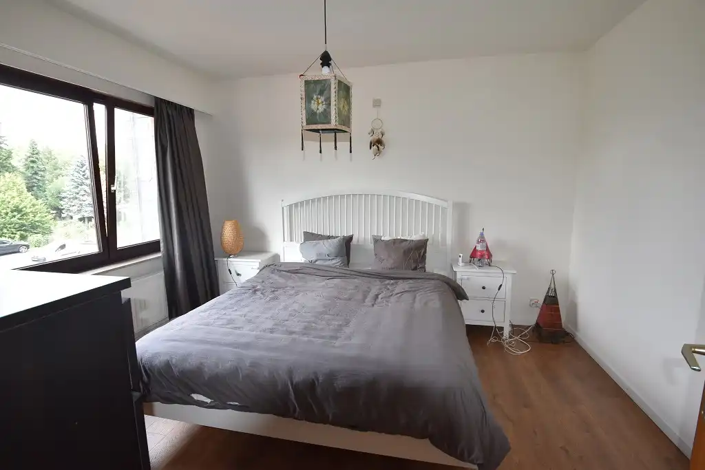 Ruim en lichtrijk appartement met garage in het centrum van Nieuwkerken-Waas foto 5