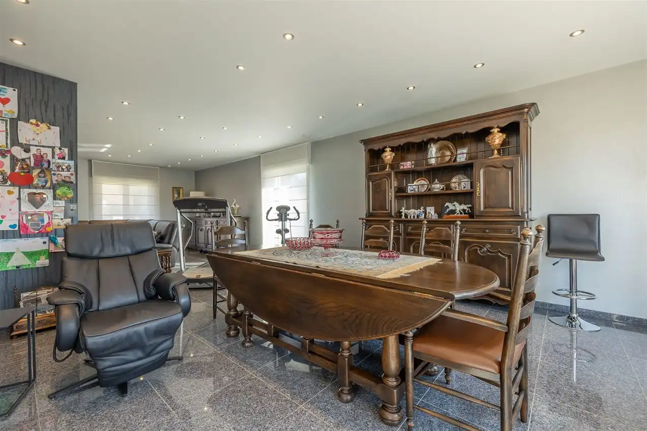 Villa grenzend aan agrarisch gebied met 4slk en opslag foto 6