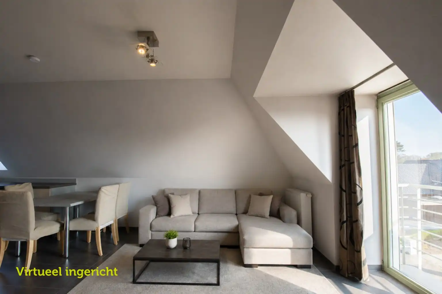 Gezellig 1 slpk dakappartement met staanplaats op centrale ligging te Sint-Joris foto 4