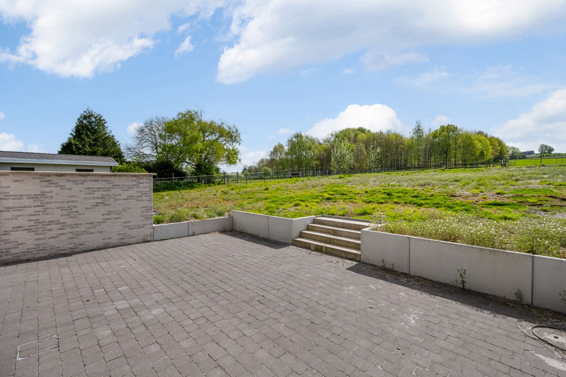 Instapklare nieuwbouwwoning met uitzicht op de velden foto 22