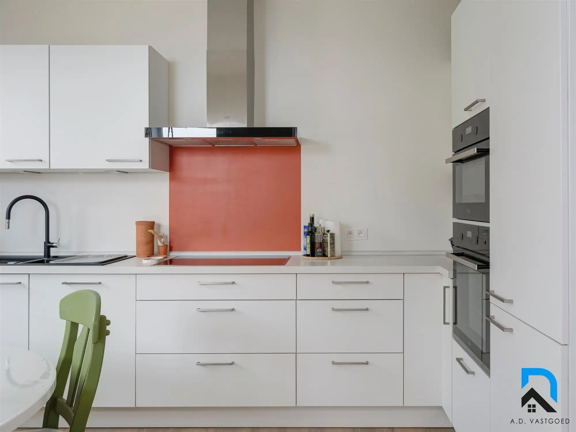 Gerenoveerde woning met tuin op toplocatie in Hasselt foto 11