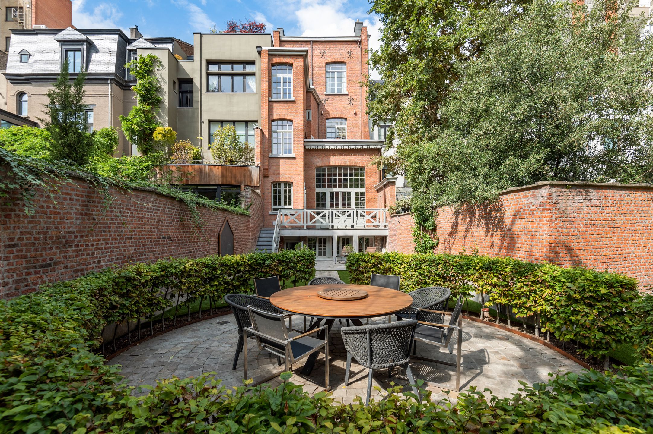 ANTWERPEN - Exclusieve herenwoning met tuin foto 3