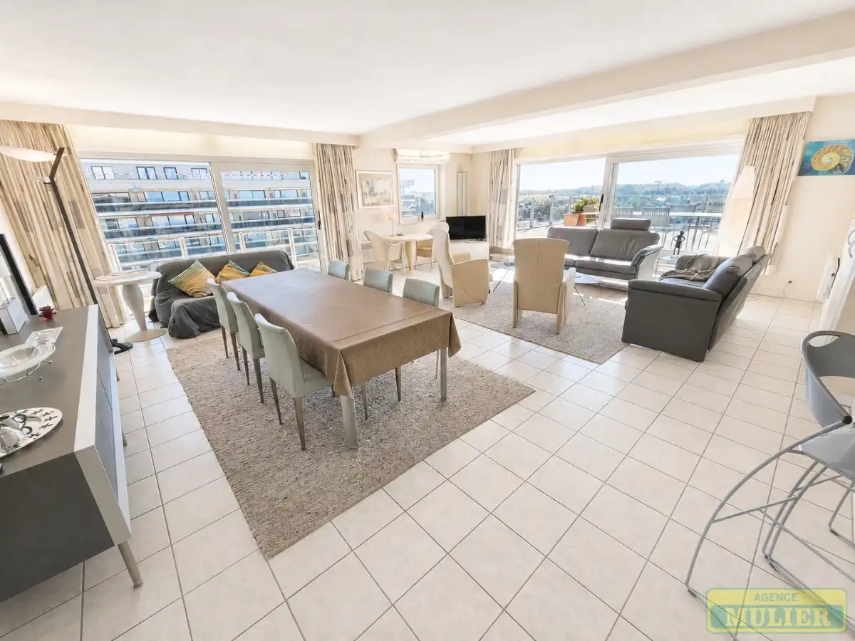 Appartement te koop foto {{pictureIndex}}