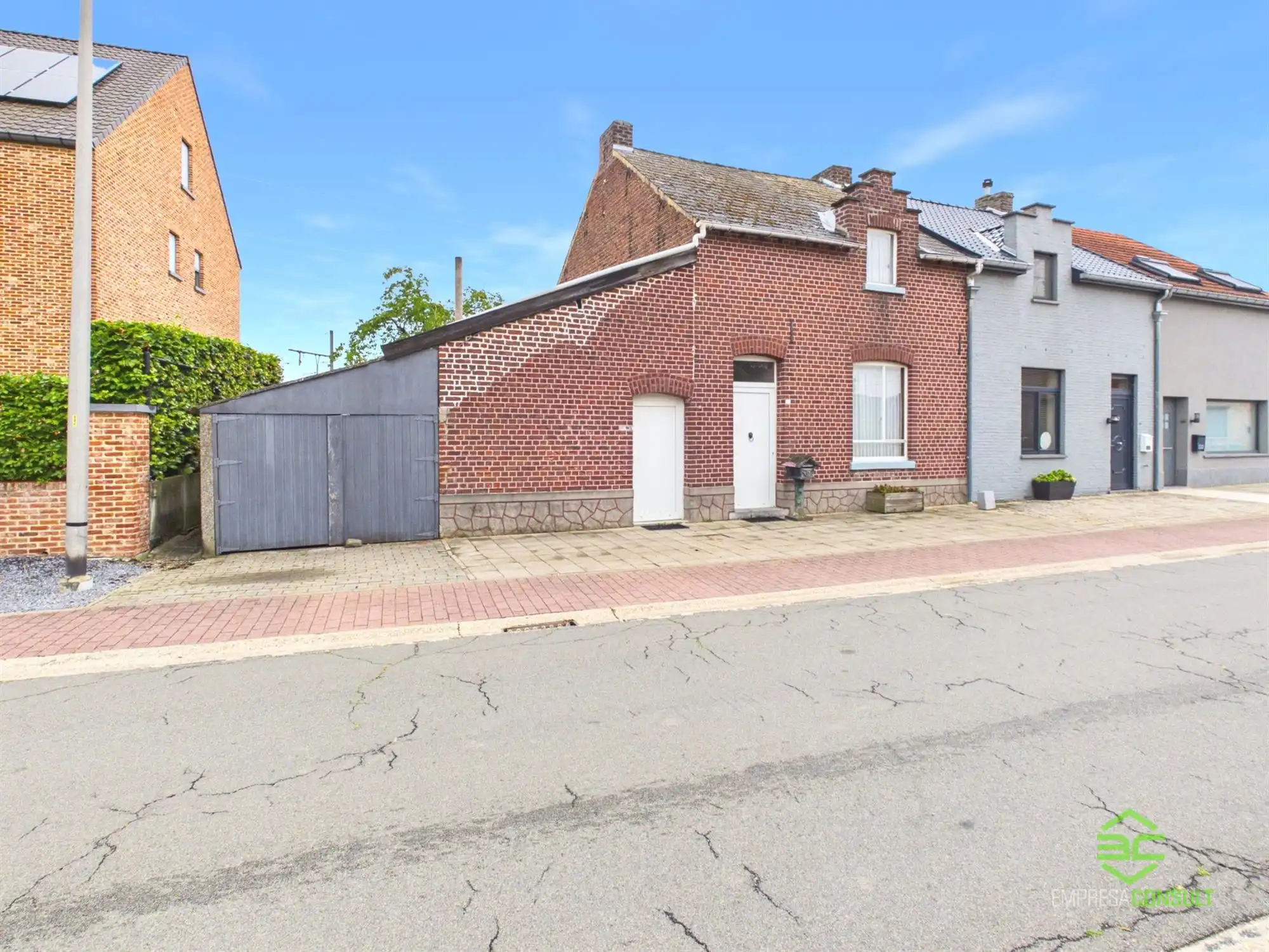 Centraal gelegen te renoveren woning in Kortenbos! foto 3
