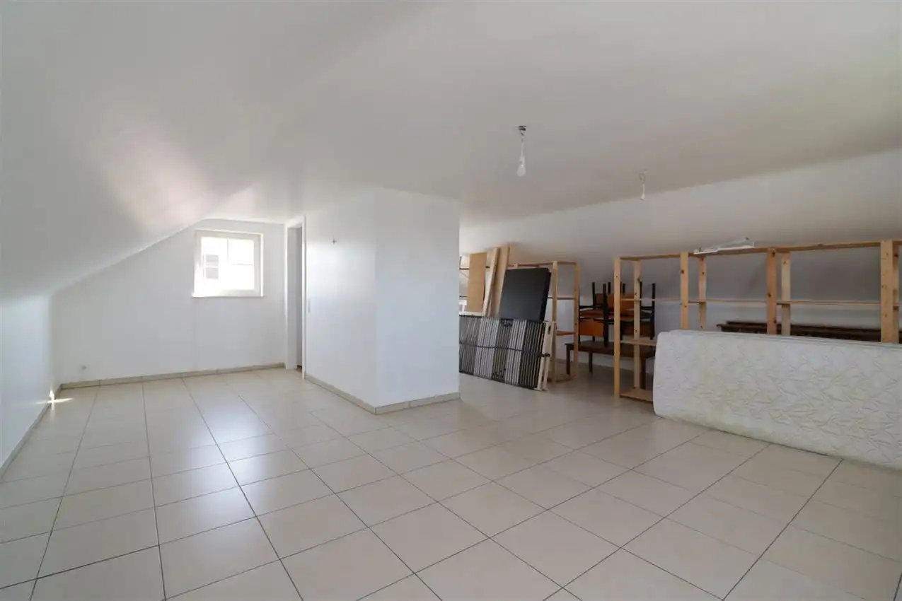 Recente woning met drie slaapkamers en garage op rustige locatie foto 23