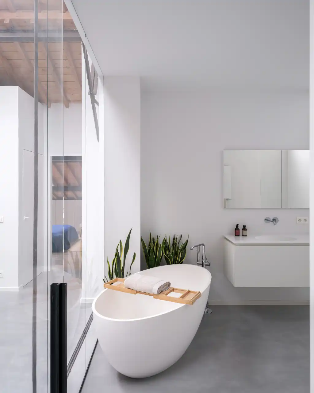 Luxueus en tijdloos – Exceptionele loft met 2 slaapkamers, aparte bureauruimte en ruim terras in een beschermd gebouw met een rijke industriële voorgeschiedenis. foto 19