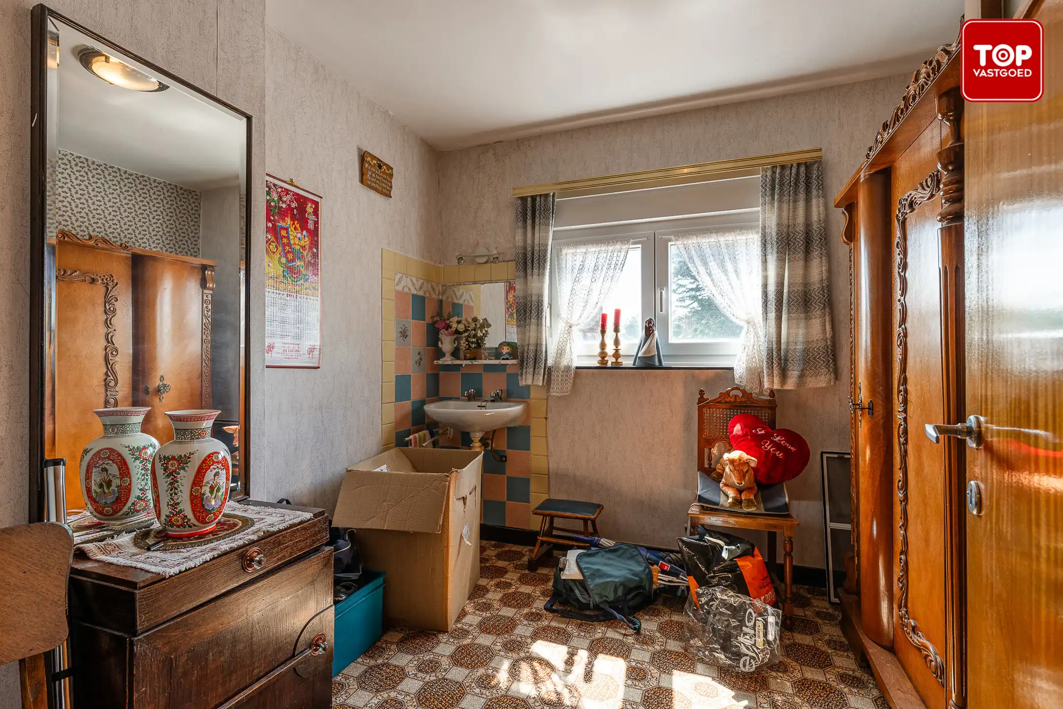 Te renoveren woning met prachtige, zonnige tuin foto 10