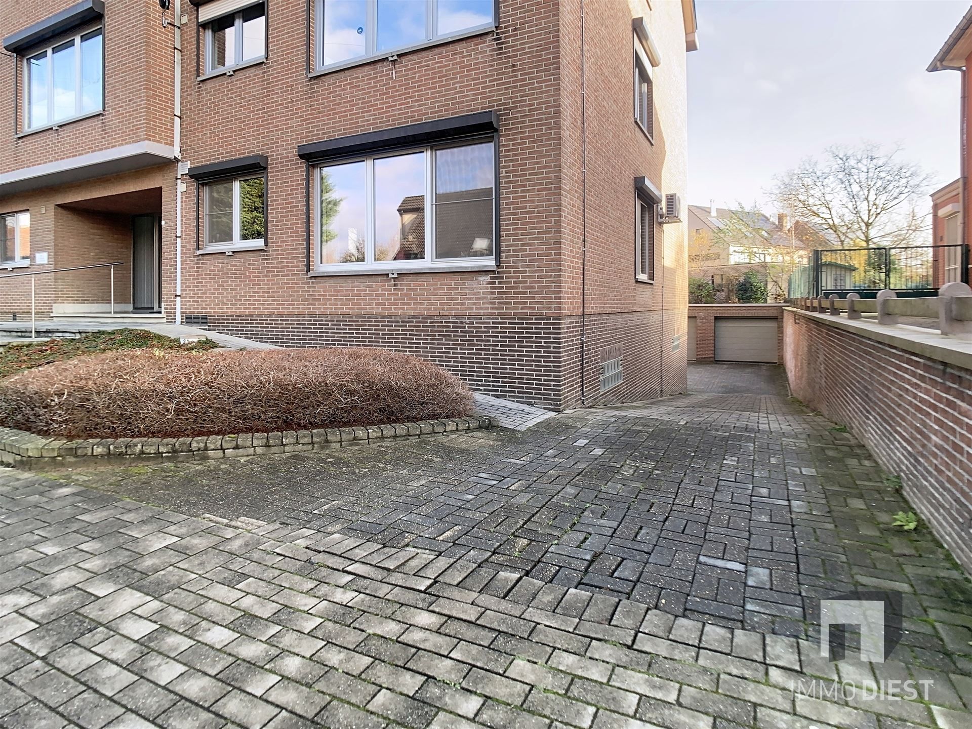 Uniek appartement (100 m²) met 3 slaapkamers, dubbele garage, lift en kelder op een toplocatie in Leuven! foto 32