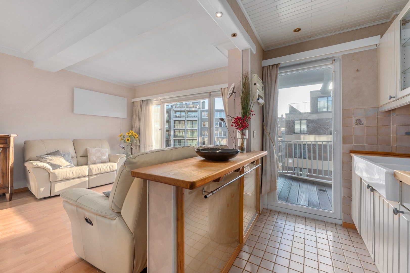 Instapklaar en lichtrijk appartement met twee terrassen in het centrum van Oostende foto 6