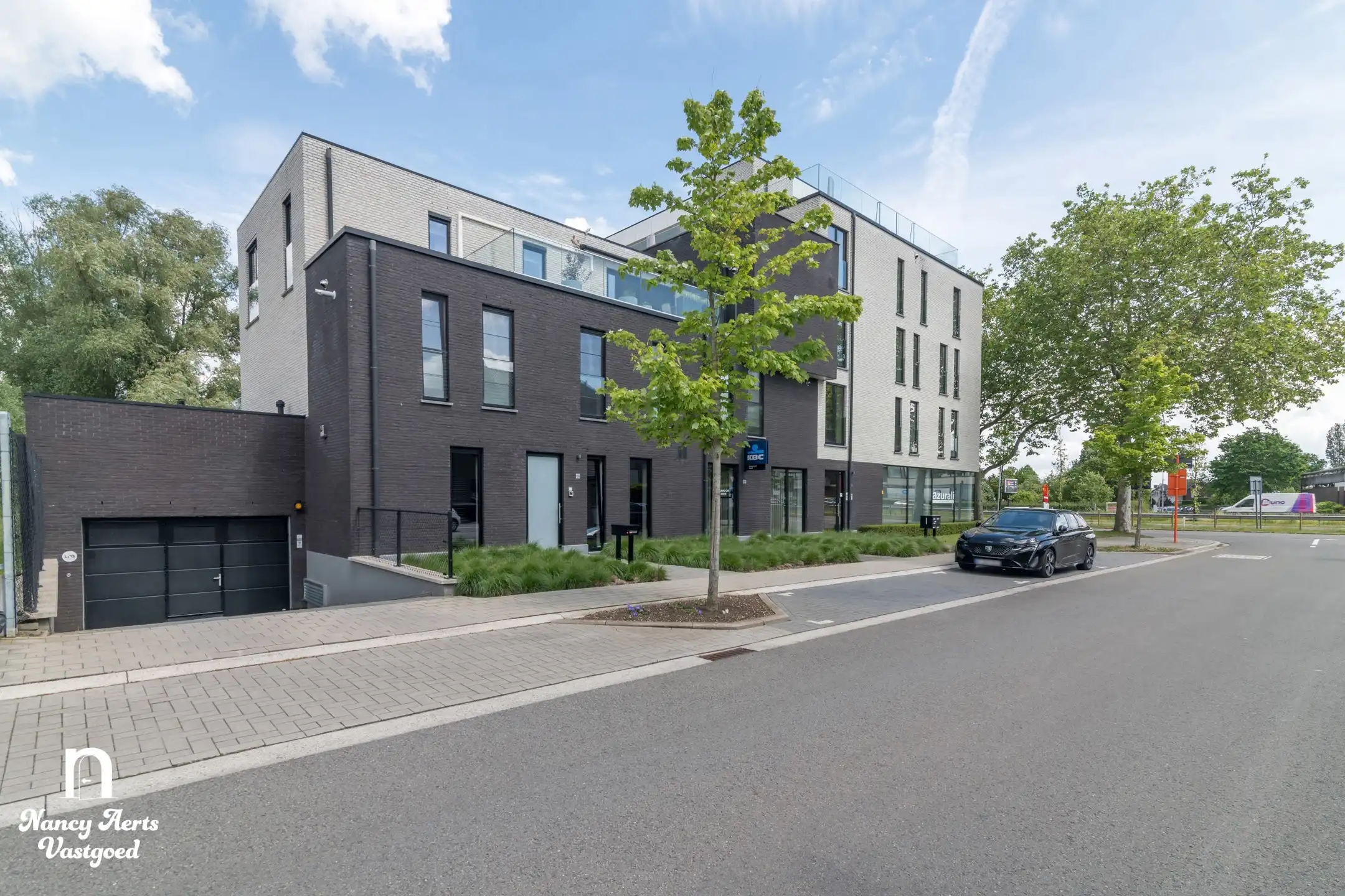 Ondergrondse autostaanplaats nabij centrum Hasselt foto {{pictureIndex}}