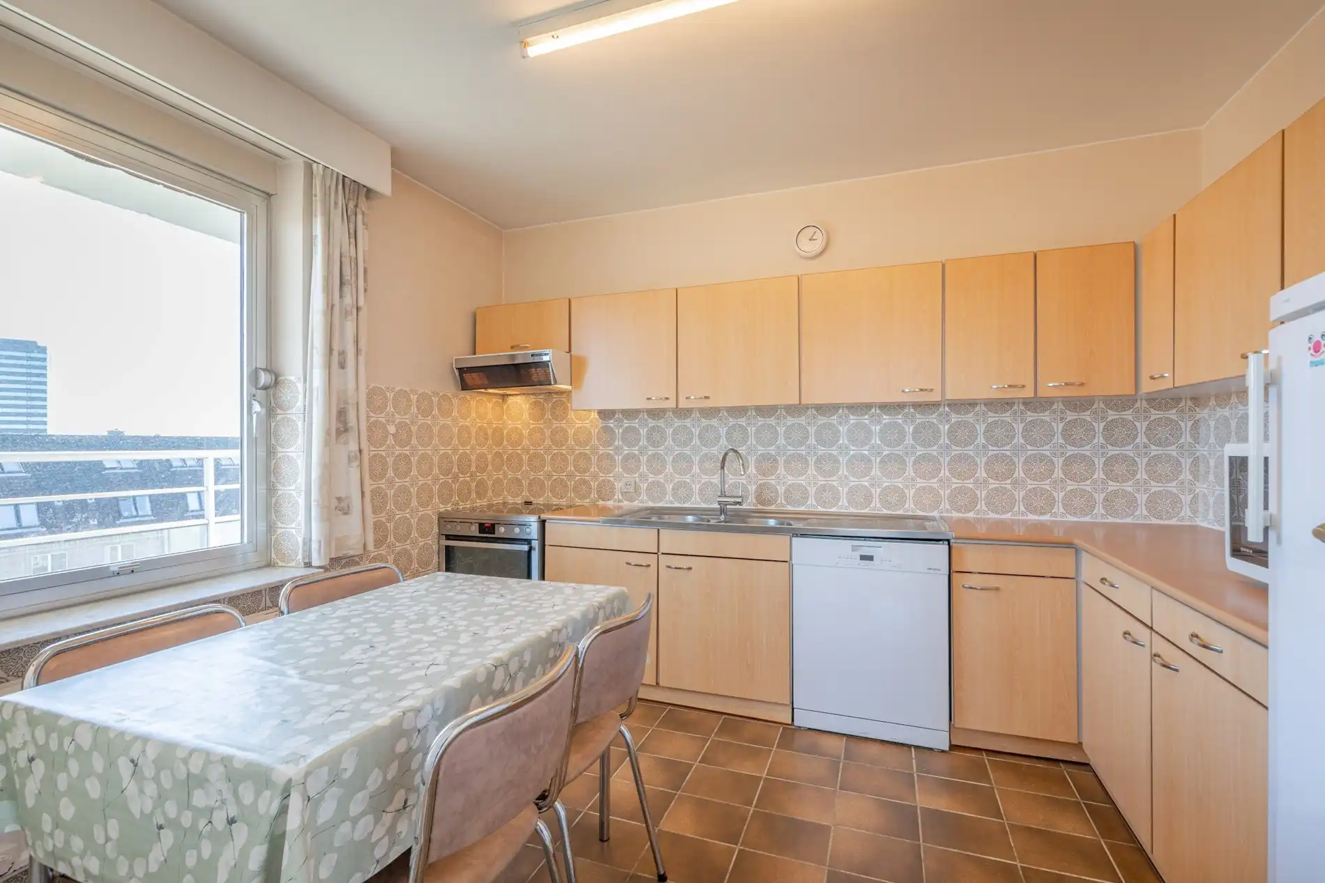 Lichtrijk appartement met panoramisch zicht foto 8