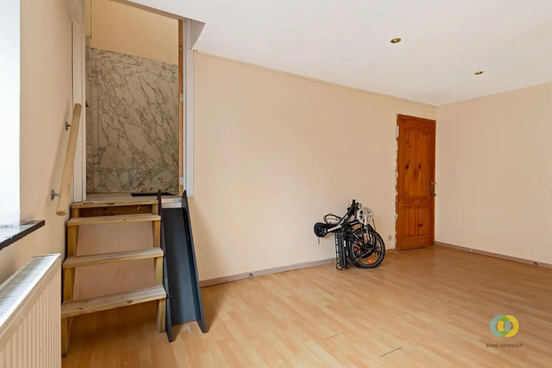 appartementsgebouw met drie units foto 21