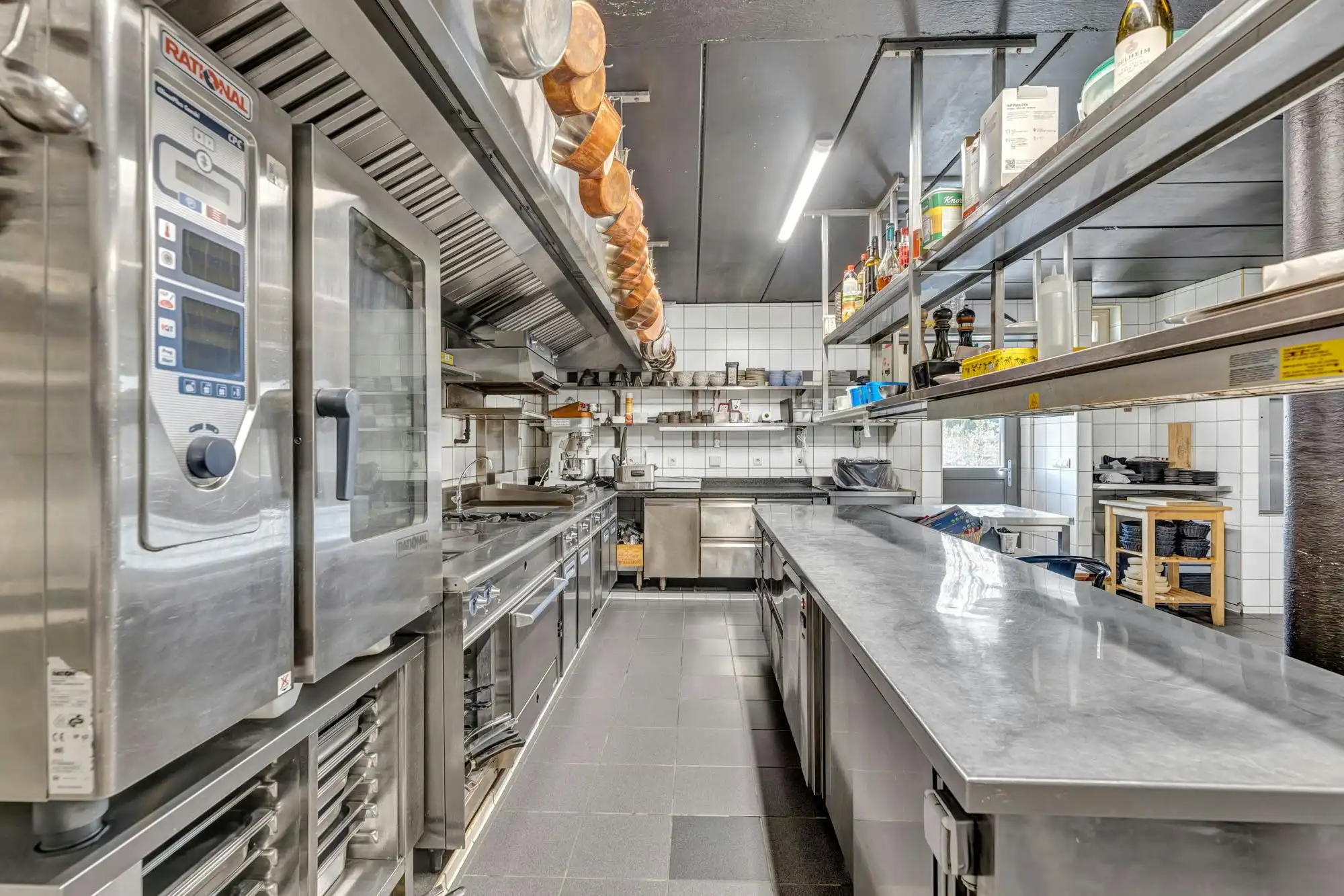 Exclusief en veelzijdig handelspand met woning te Gooik foto 13