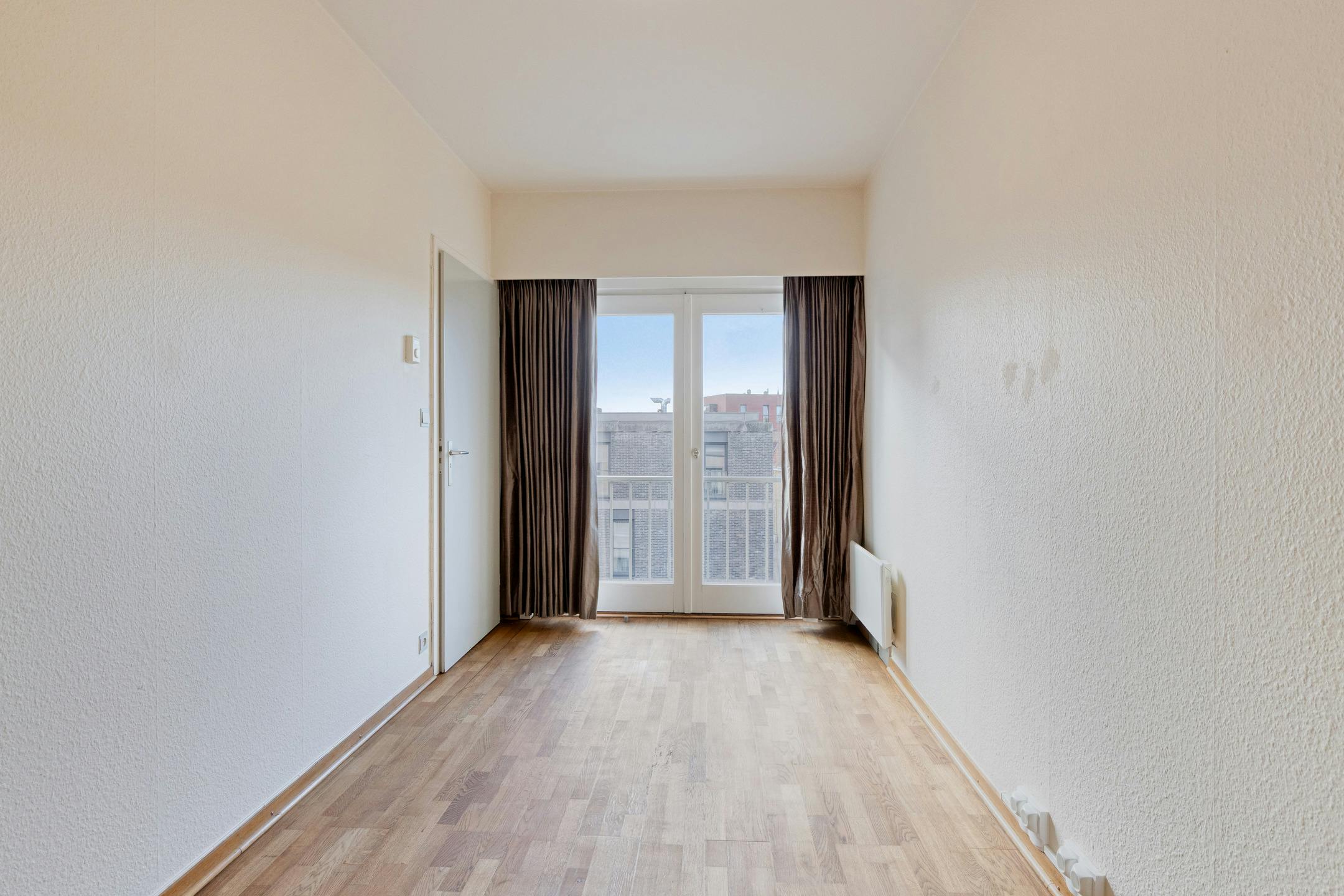 Appartement te koop met 3 kamers en garage in Ieper foto 9