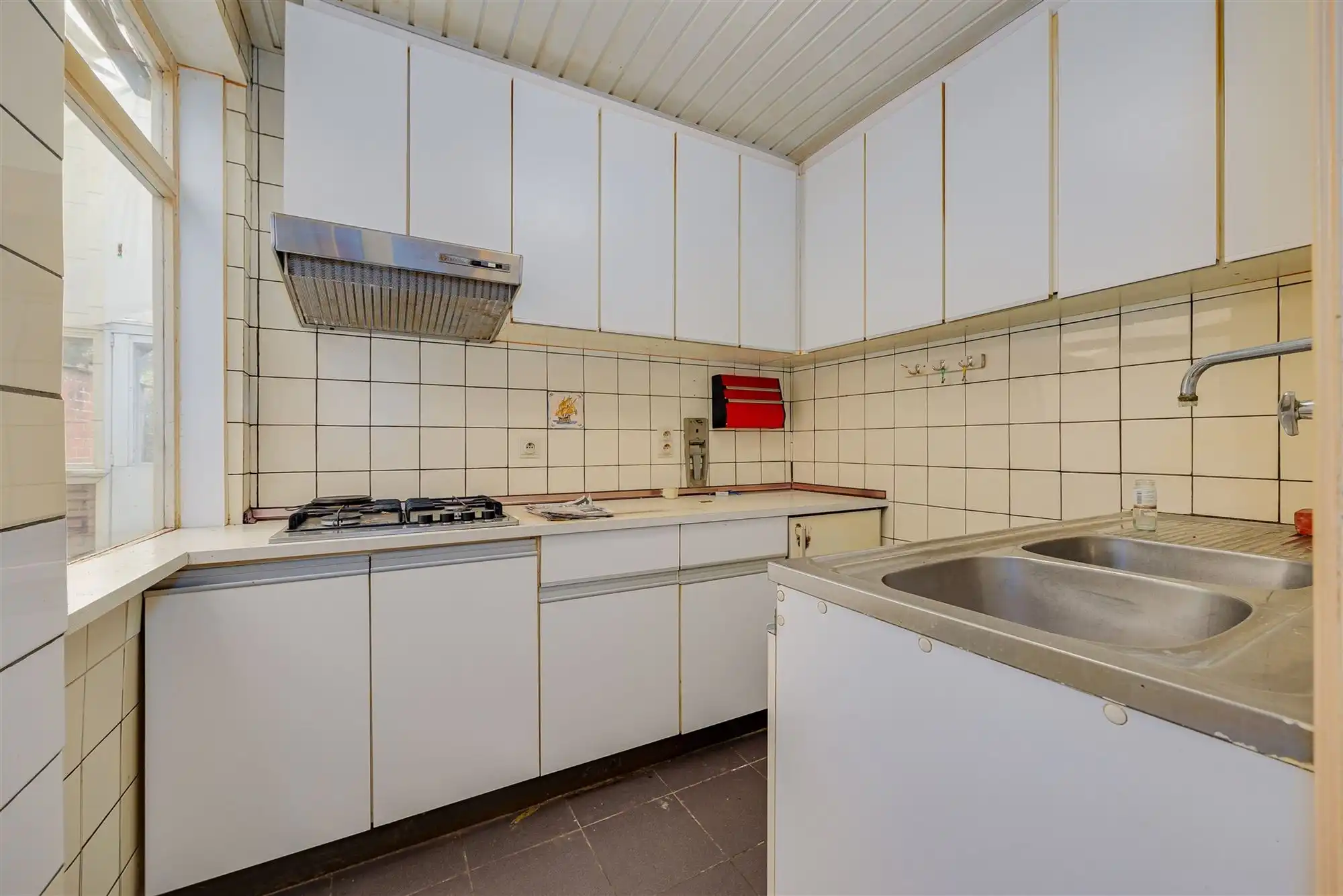 Te renoveren woning met 3-4  slk met gezellige tuin foto 7