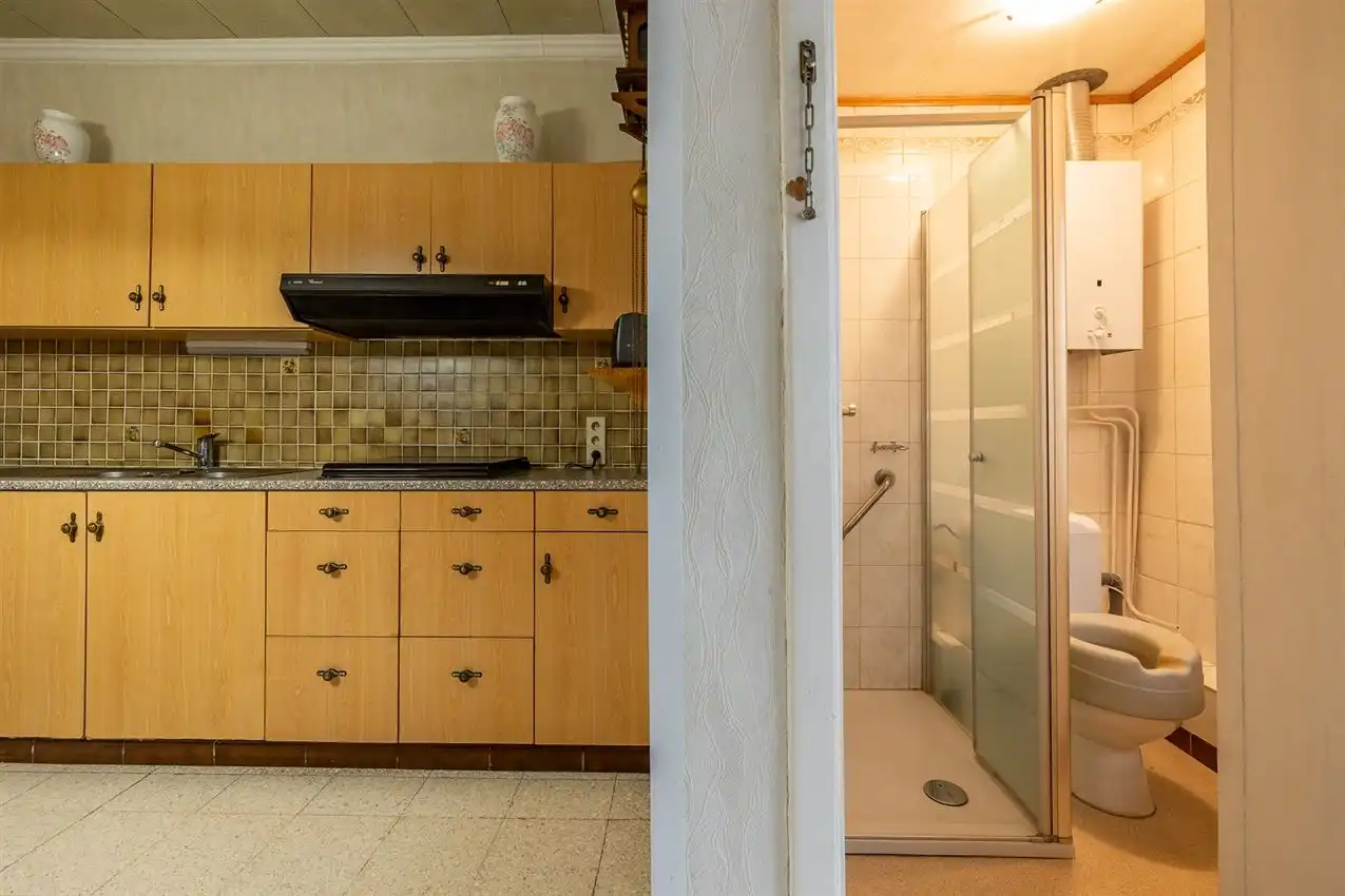 Op te frissen rijwoning, ideaal voor starters foto 16