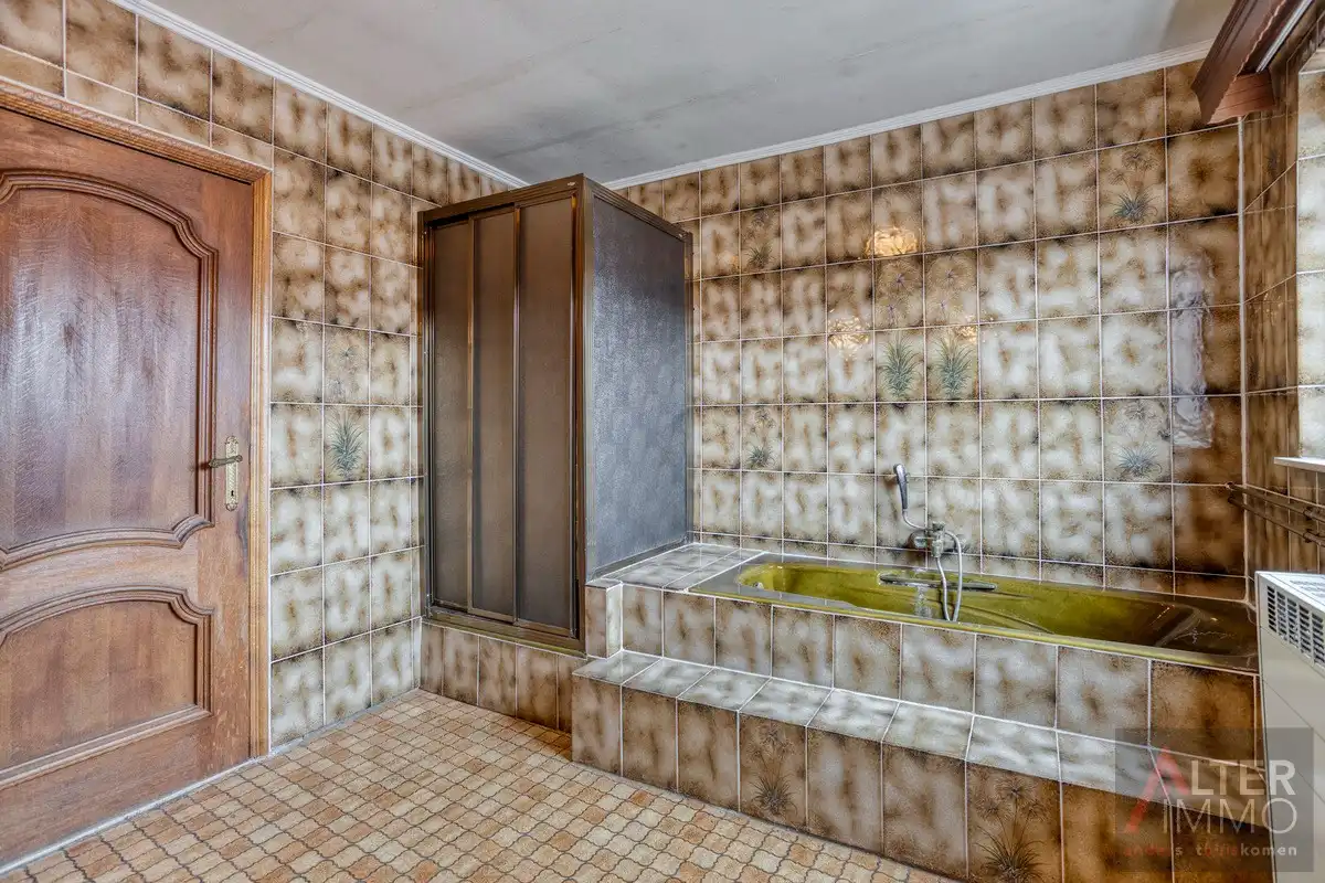 Zéér ruim, te renoveren appartement met 3 slaapkamers! foto 15