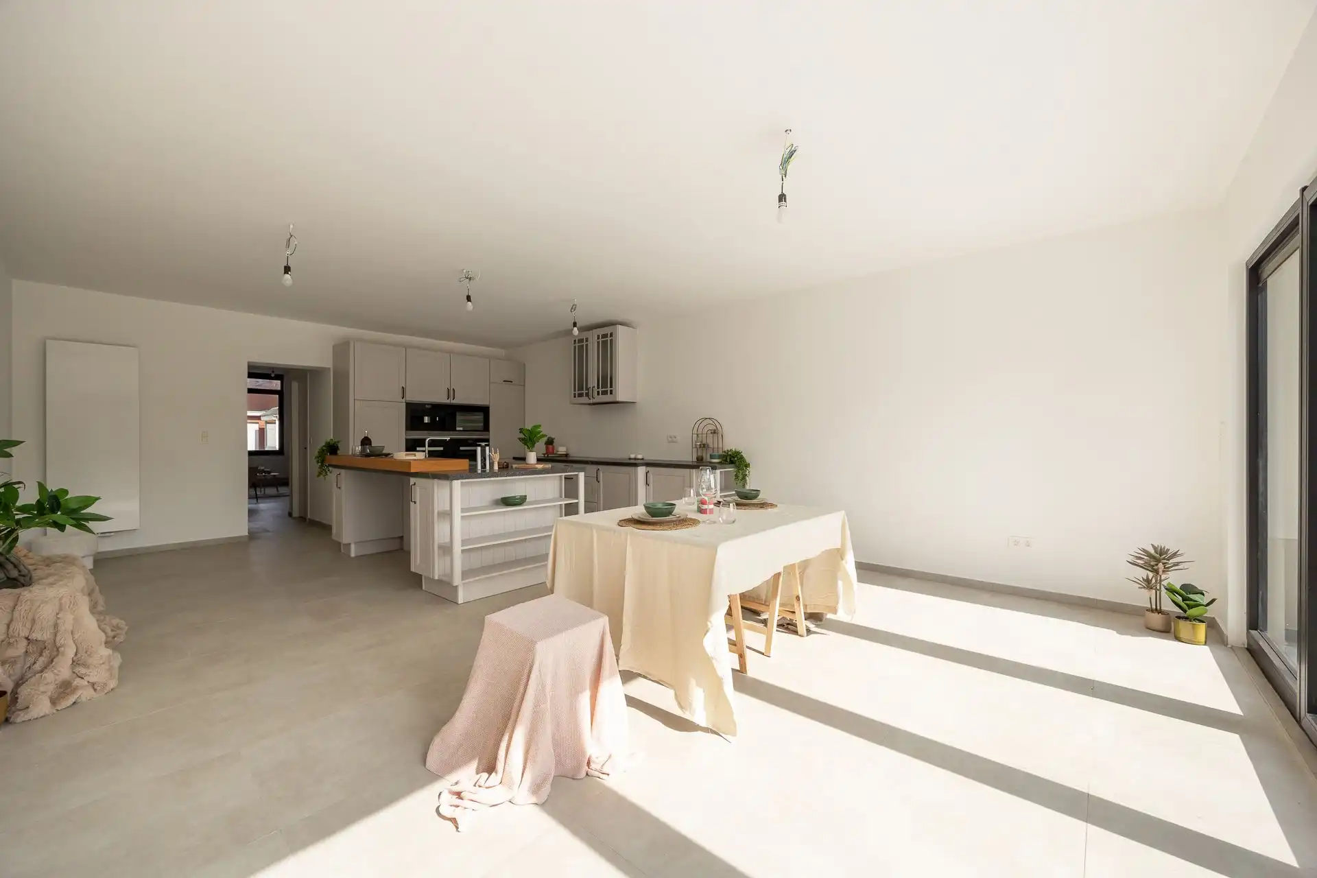 Gerenoveerde gezinswoning met tuin in rustige omgeving foto 10
