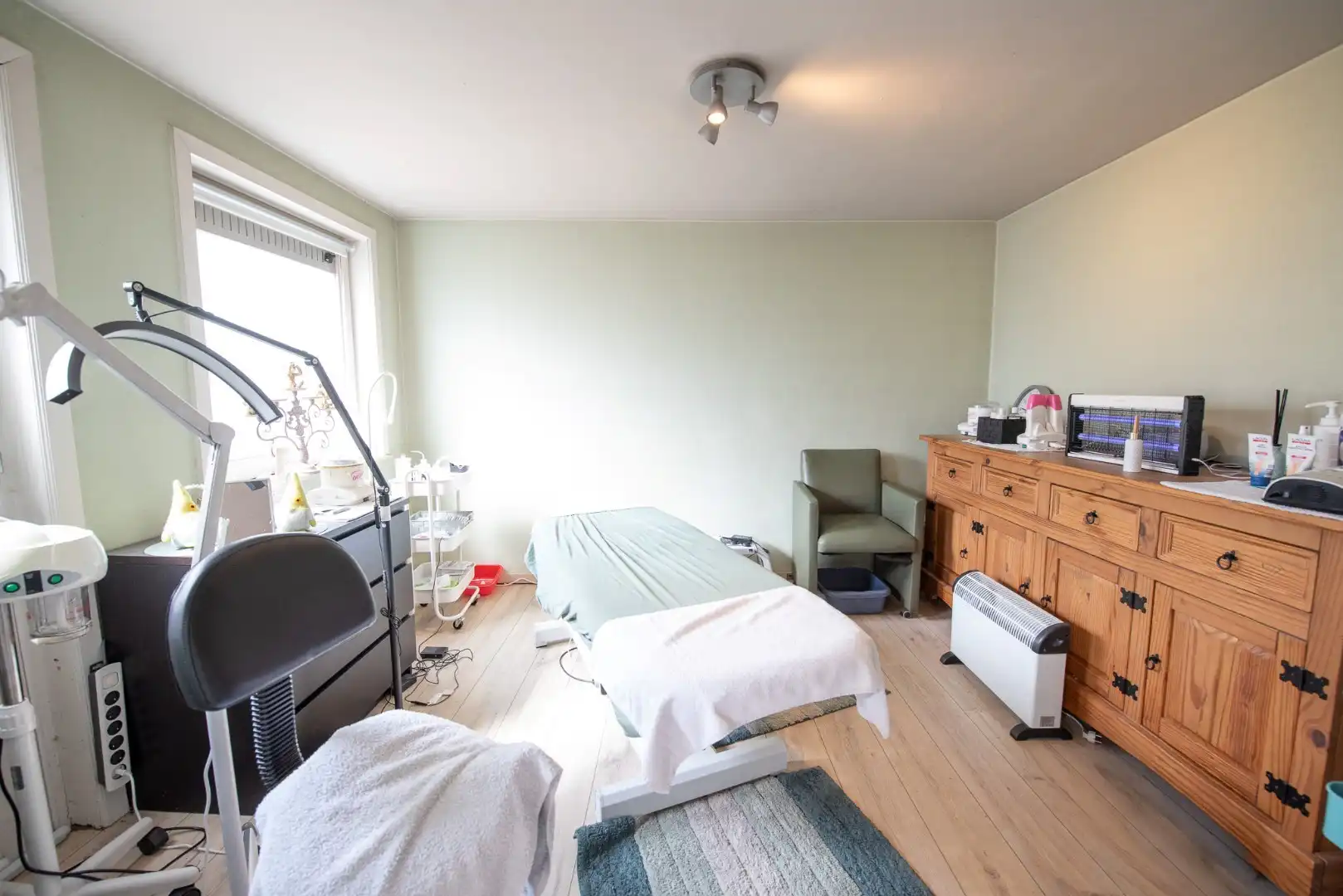 Charmante, halfopen bebouwing op 978 m² te koop in Zulte! foto 16