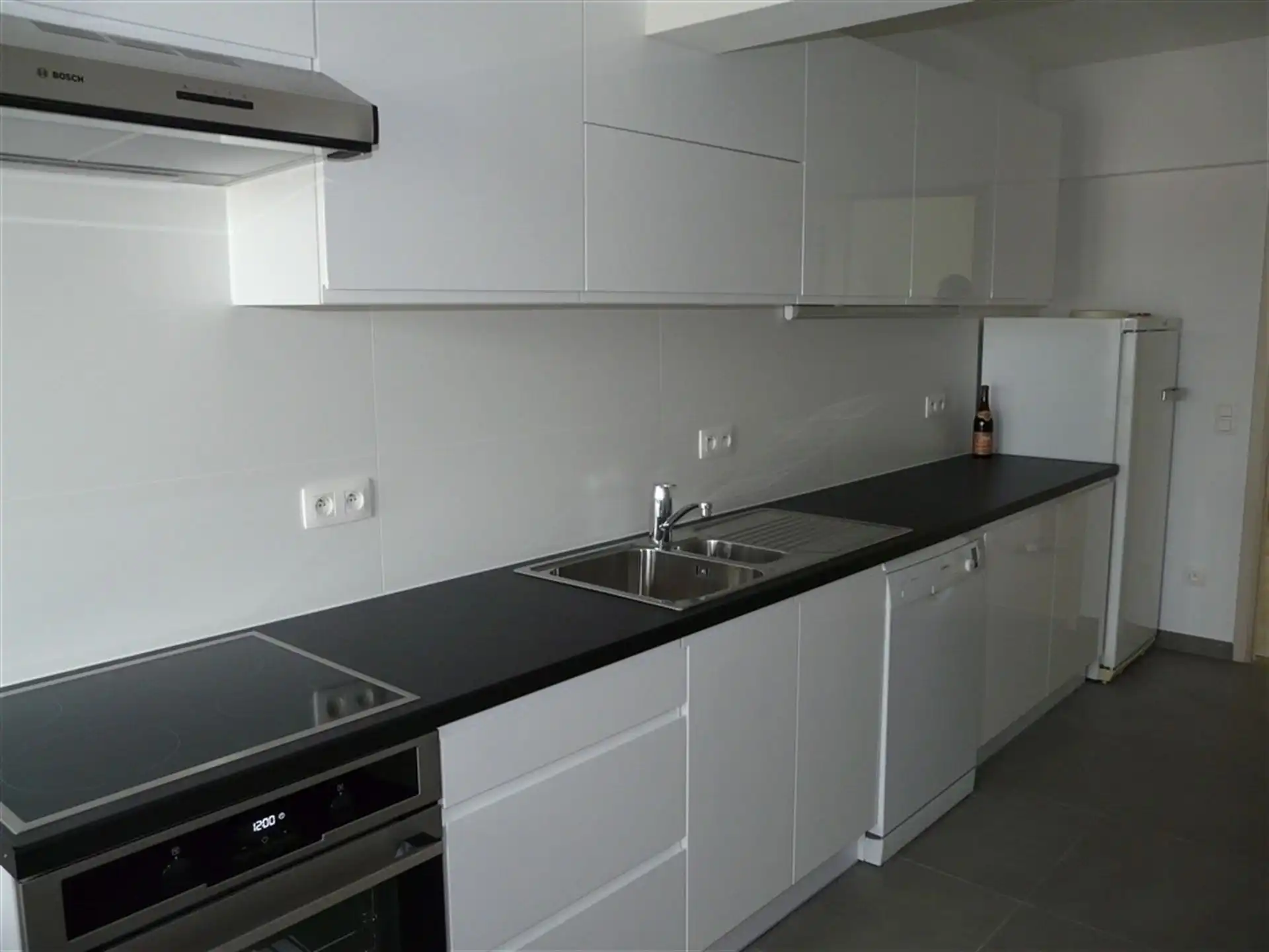 Centraal gelegen appartement met 2 slpks! foto {{pictureIndex}}