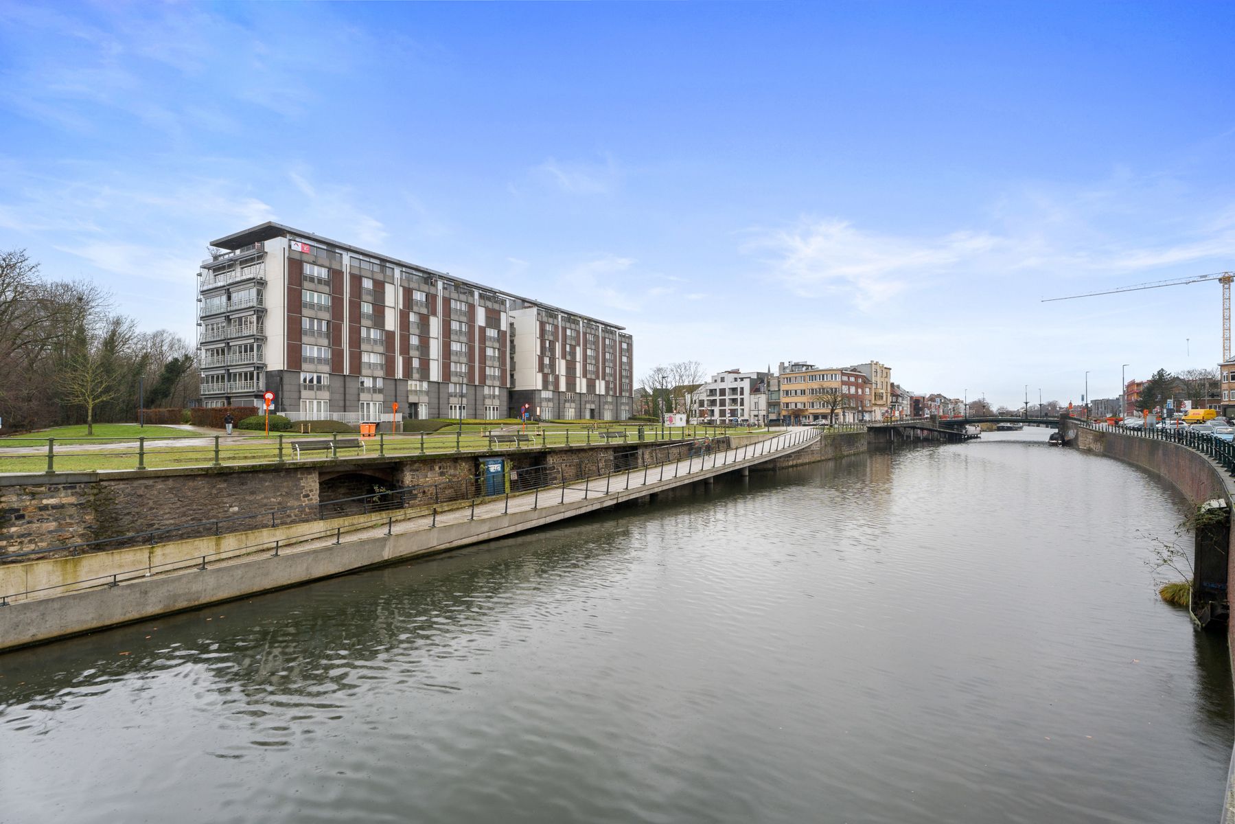 Hoekstudio met panoramisch zicht op de Coupure foto 7