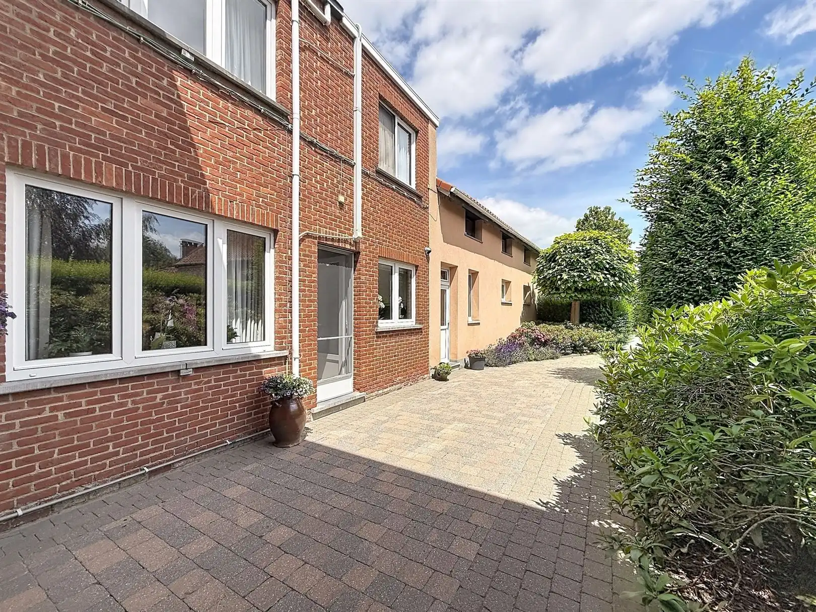 Ruime woning met extra woon- of werkpotentieel  foto 3