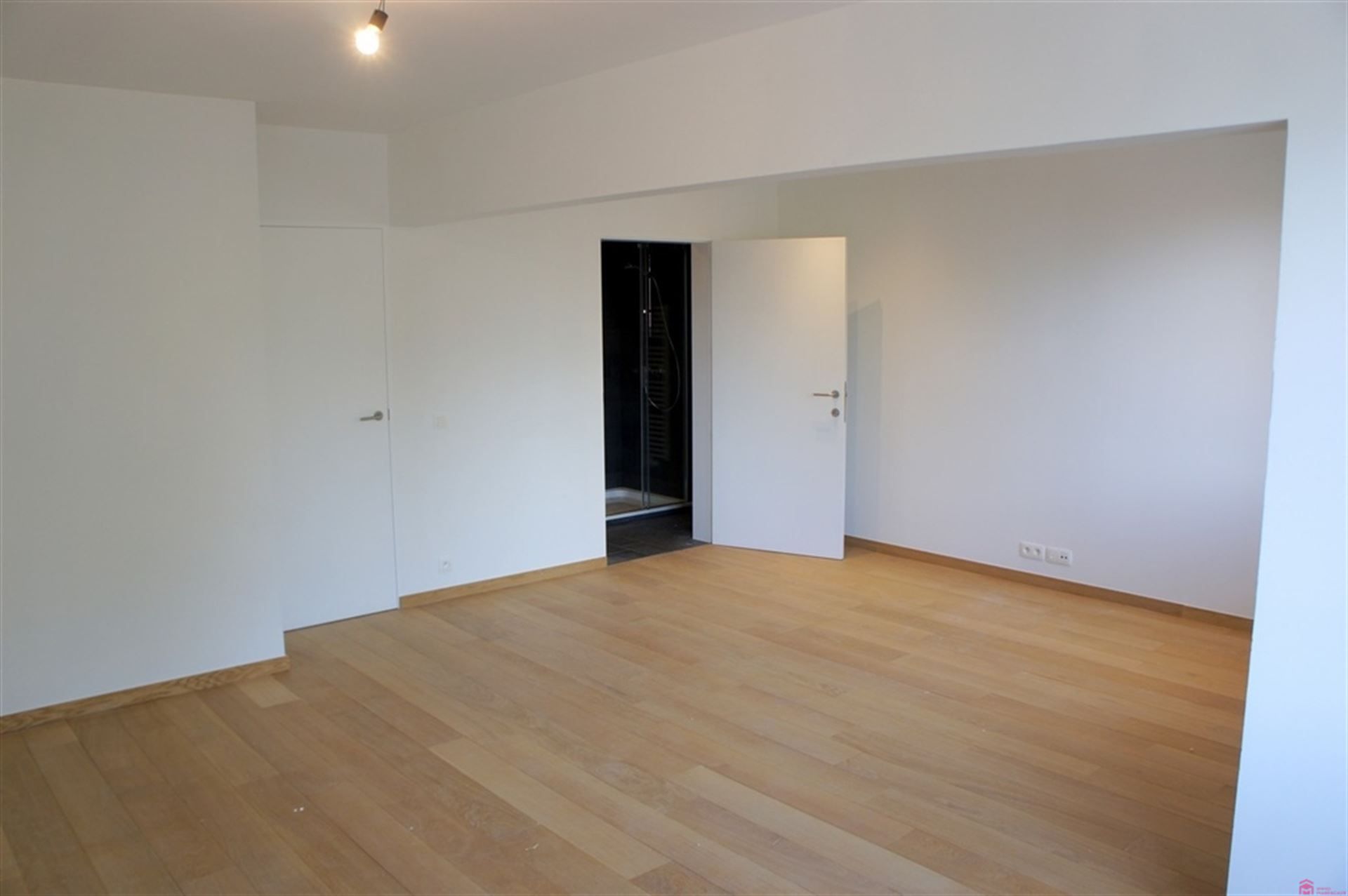 Groot appartement met garage foto 12