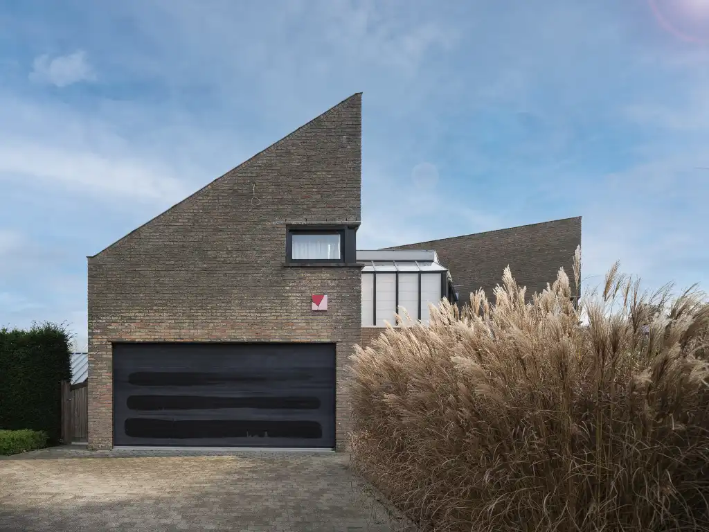 Brutalistische woning ‘Haerick’, gebouwd in 1976 naar ontwerp van architecten Xavier De Wulf en Johan De Vos. foto 3