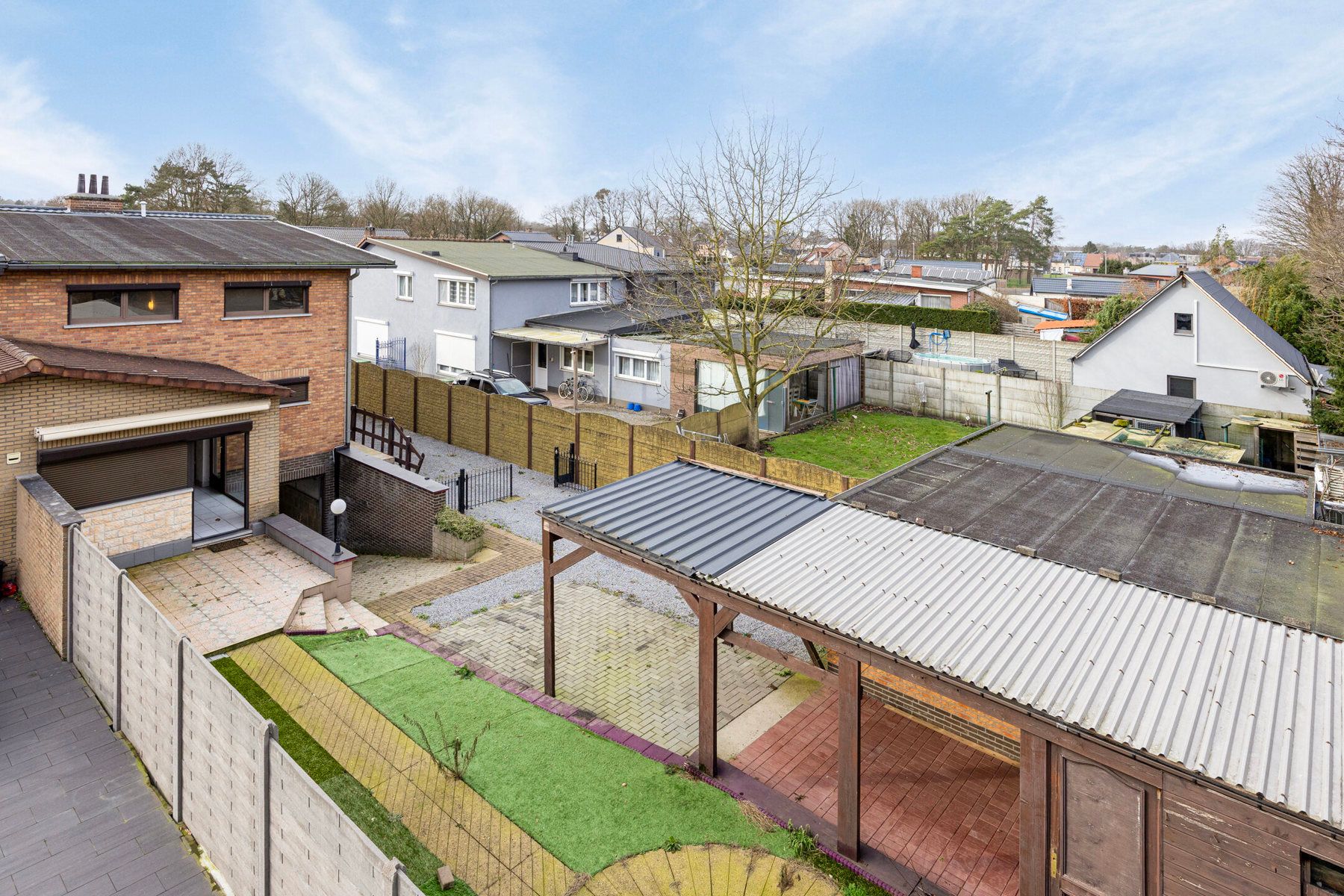 GROTE KANGOEROE WONING MET TUIN, GARAGE EN CARPORT. foto 49