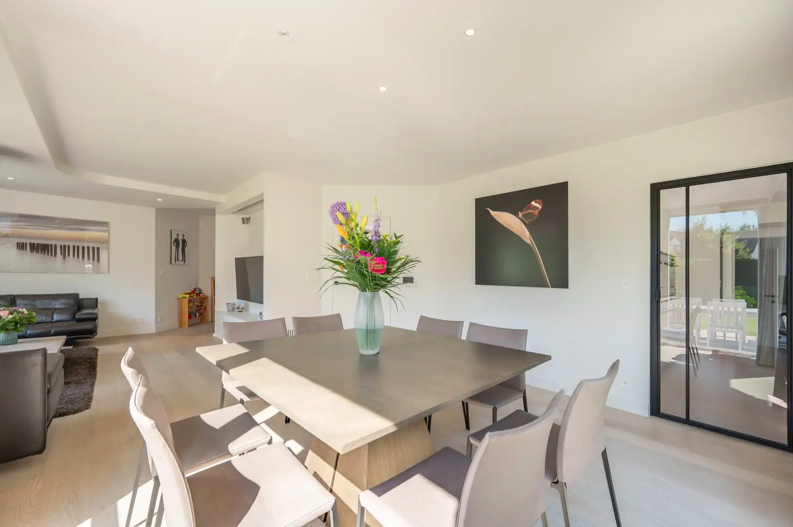 Vrijstaande villa, rustig gelegen in een aangename residentiële omgeving aan de rand van Knokke. foto 6