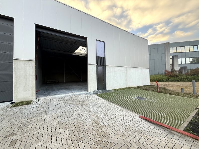 Nieuwbouw KMO loodsen tussen Antwerpen, Brussel en Gent foto 2