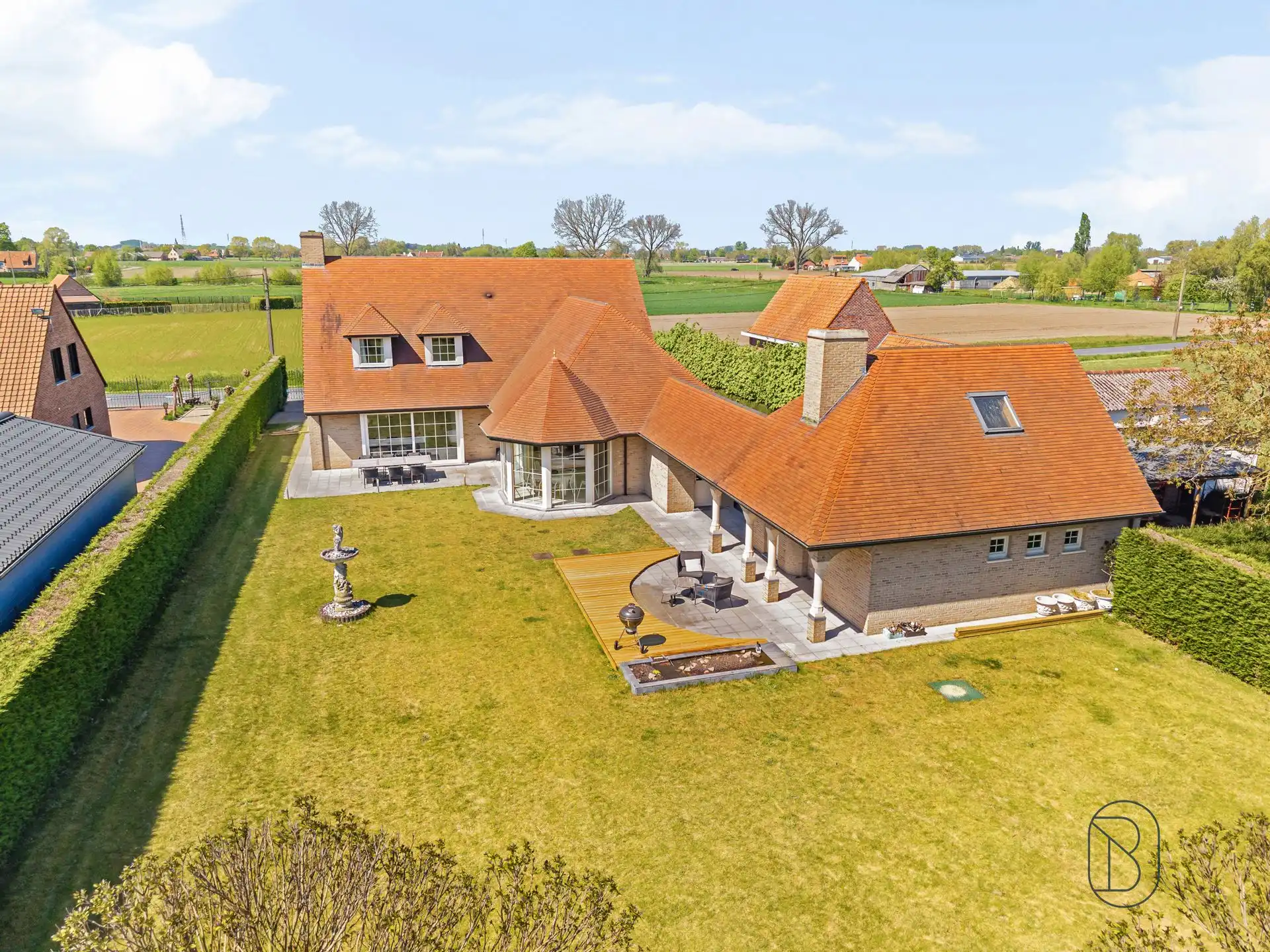 Perfect onderhouden grote villa op 3000m2. foto 6