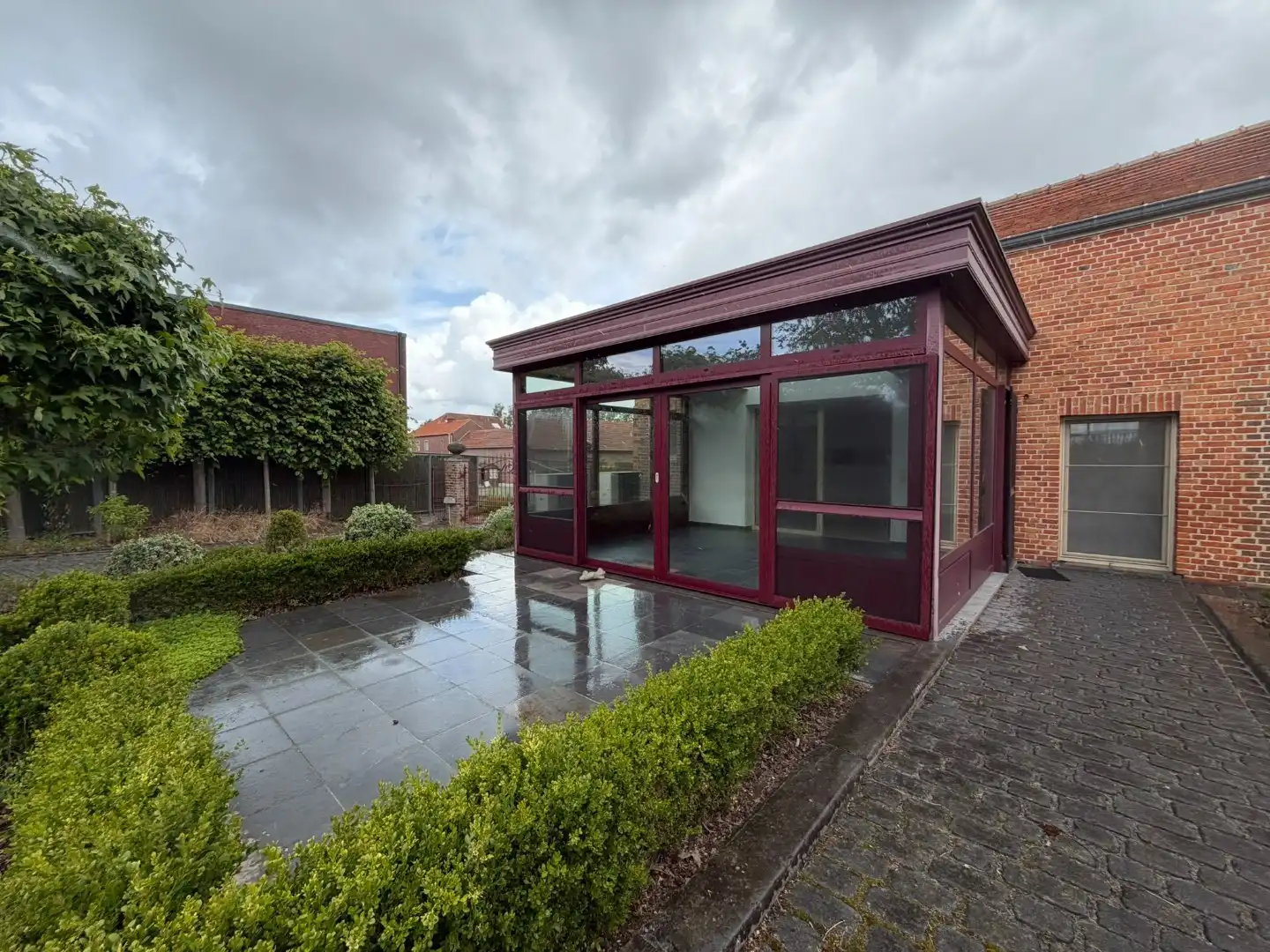 Bijzonder charmante benedenwoonst met 1 slaapkamer, veranda, terras en twee autostandplaatsen foto 33
