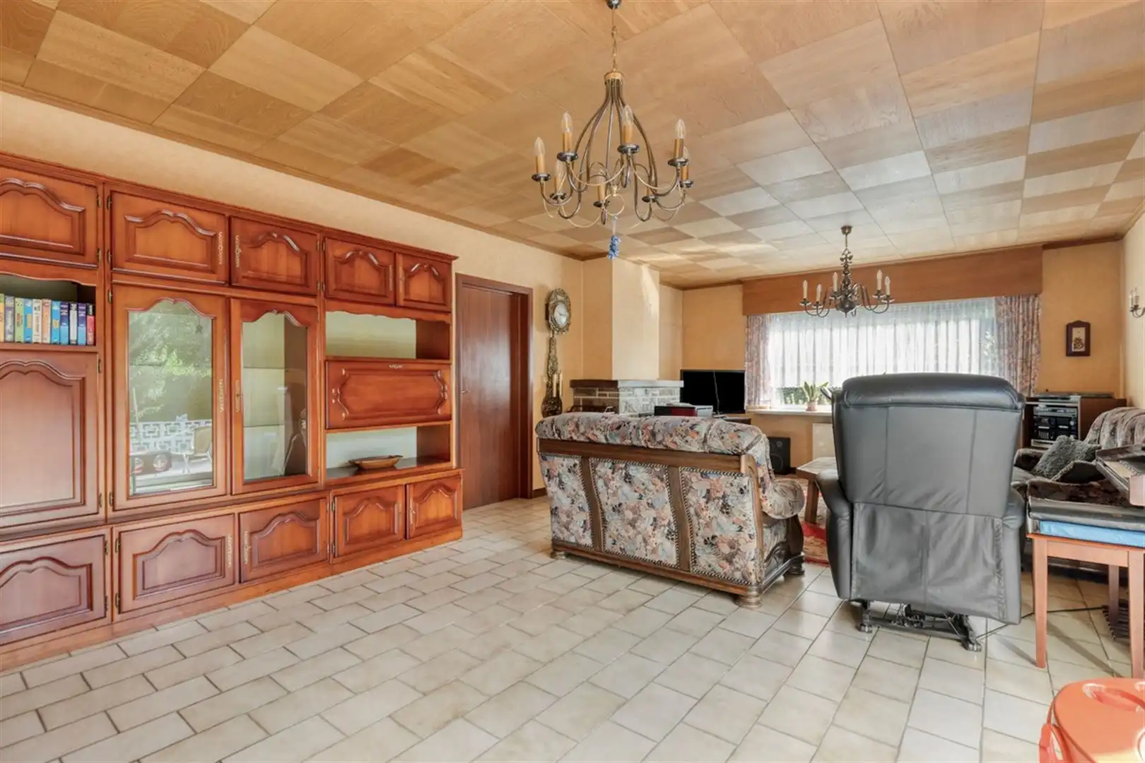 Rustig gelegen, te renoveren bungalow op een perceel van 640 m². foto 8