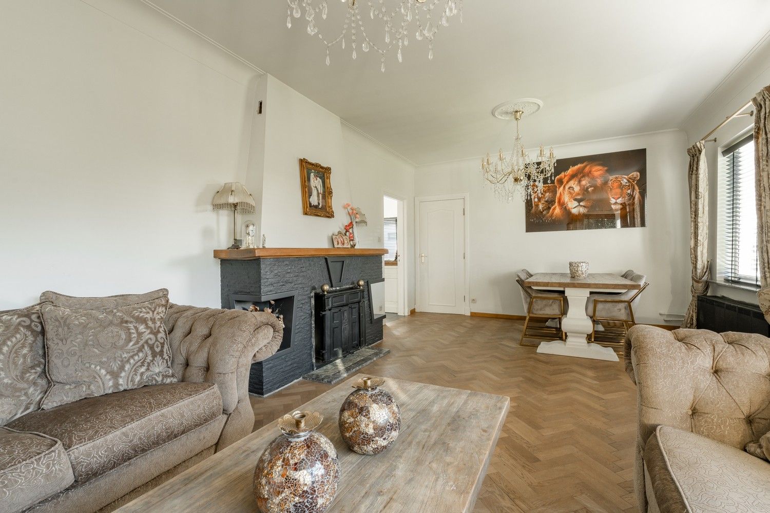 Prachtige gerenoveerde 3 slaapkamer woning nabij de Nederlandse grens! foto 7
