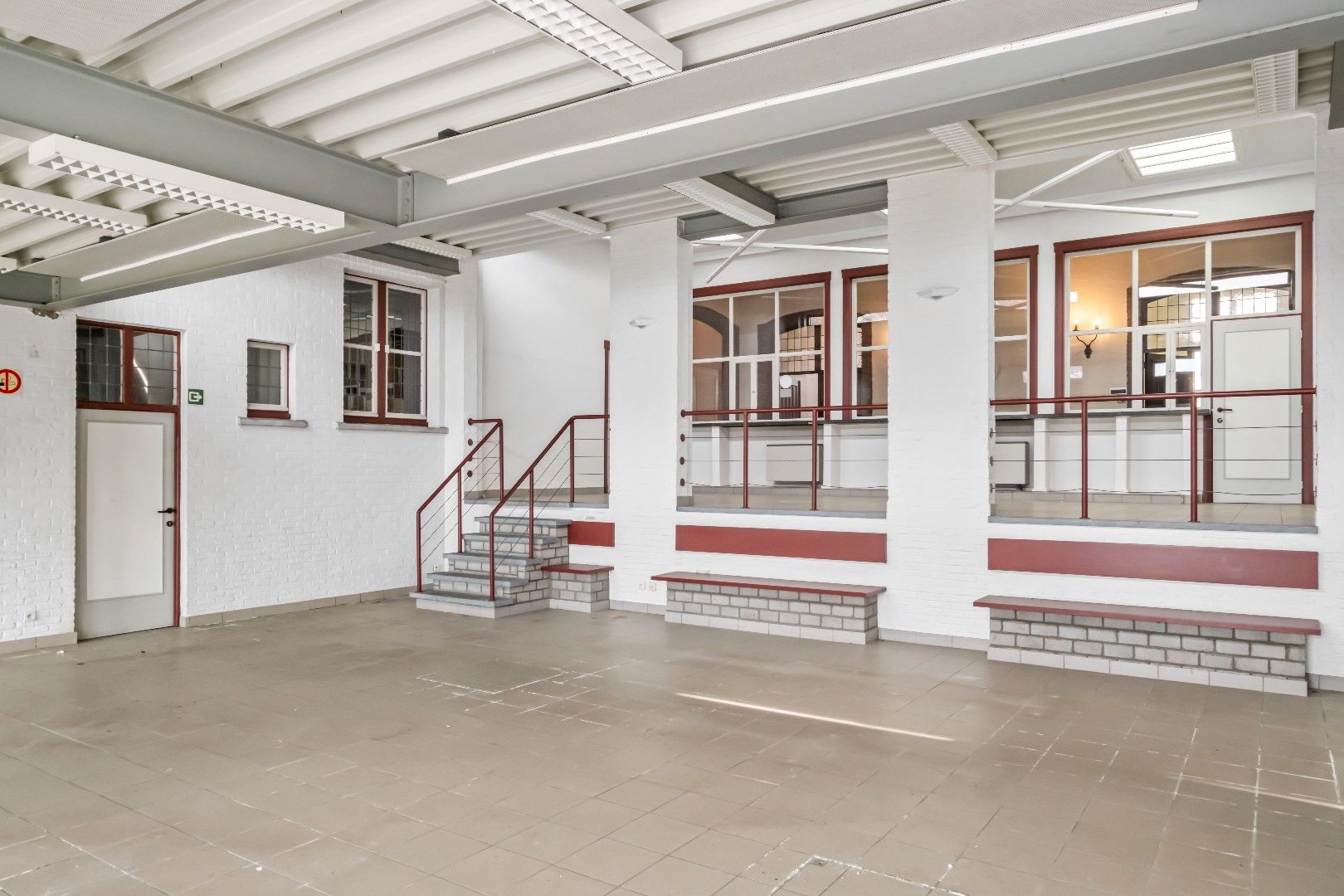 Uniek Historisch Gemeentehuis/Bibliotheek aan de Markt 10 in Veldegem foto 10