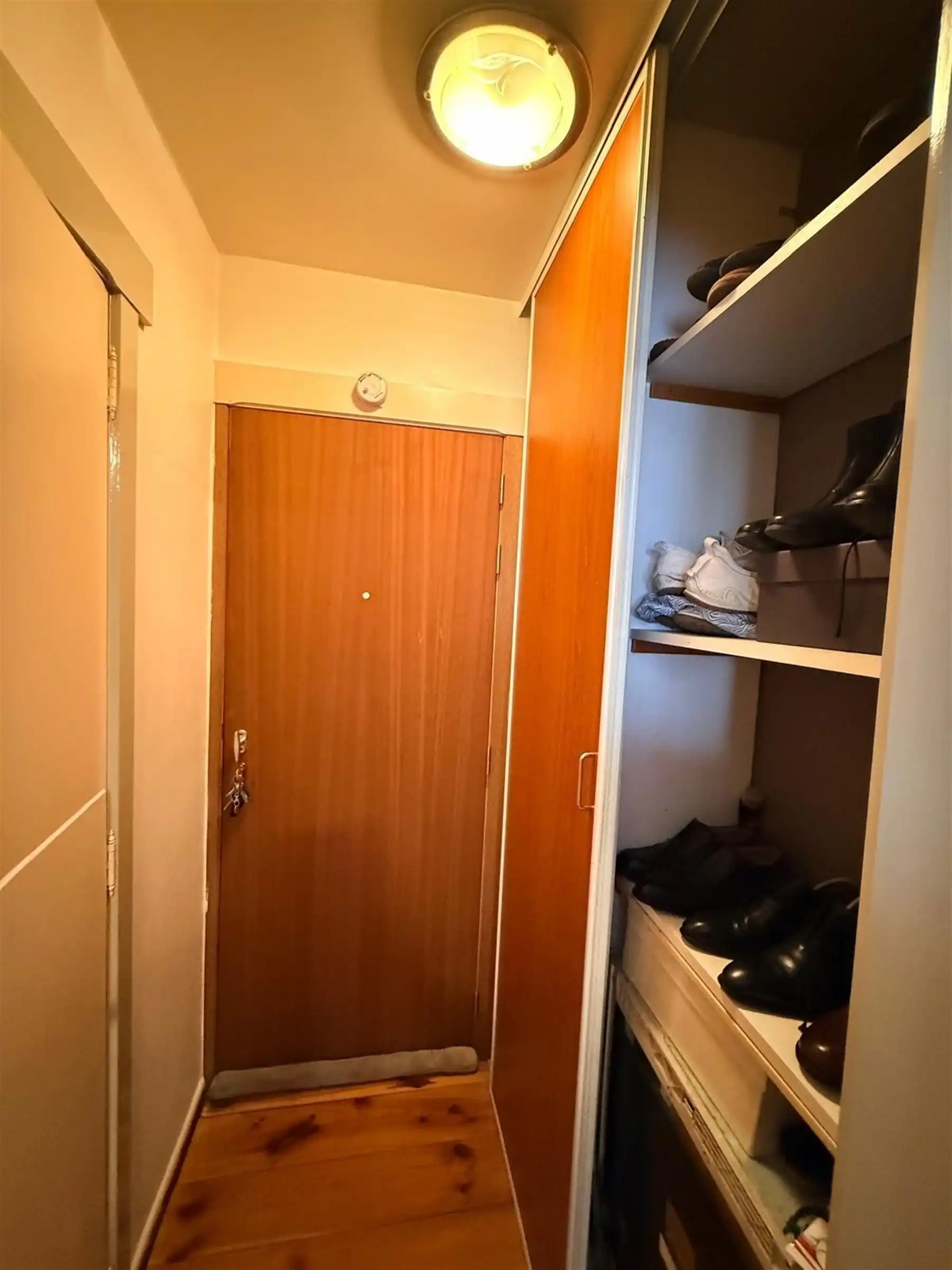 APPARTEMENT OP DE 3 E VERDIEPING foto 2