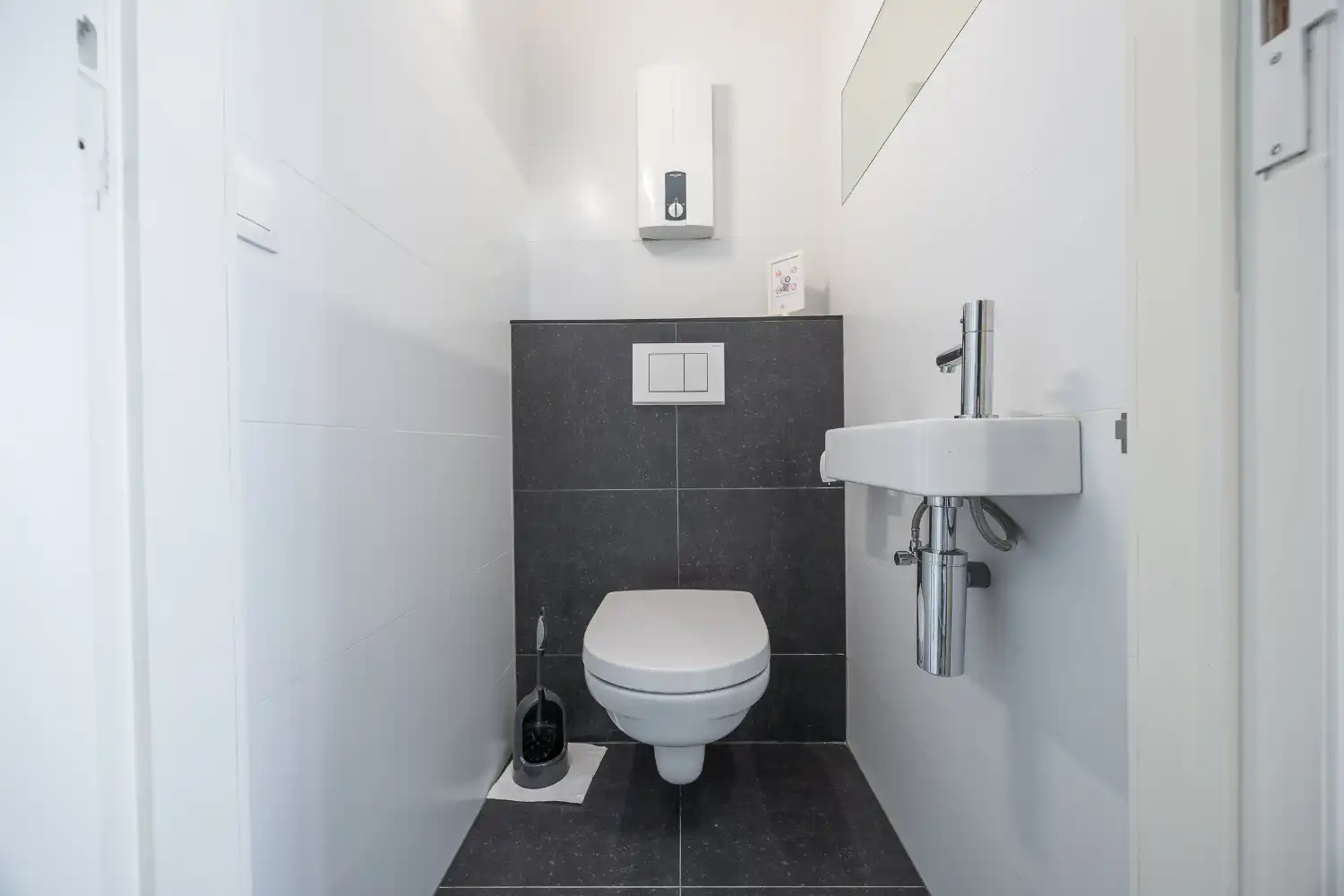 Instapklaar 2 slaapkamer-appartement met zijdelings zeezicht foto 22
