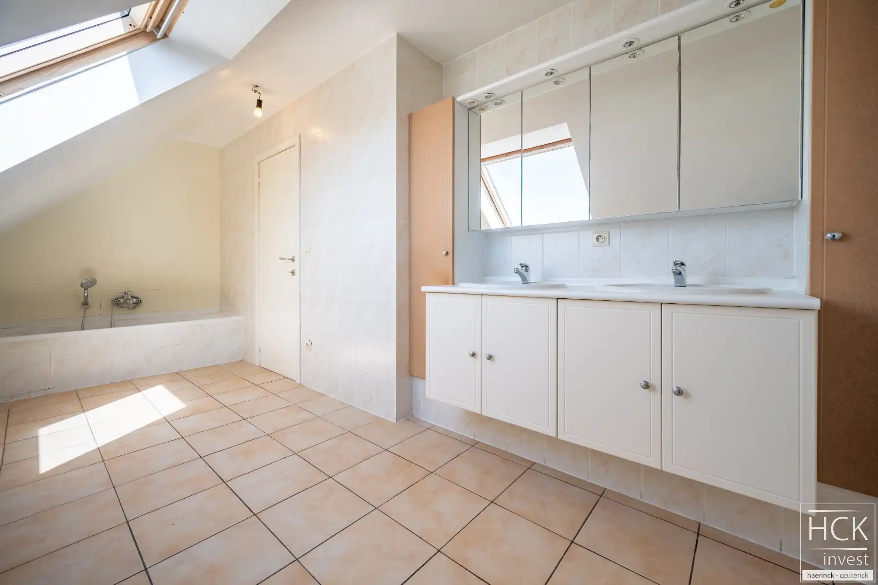 KRUISHOUTEM - Instapklare woning met 3 SLPK, garage én zonnige tuin foto 23