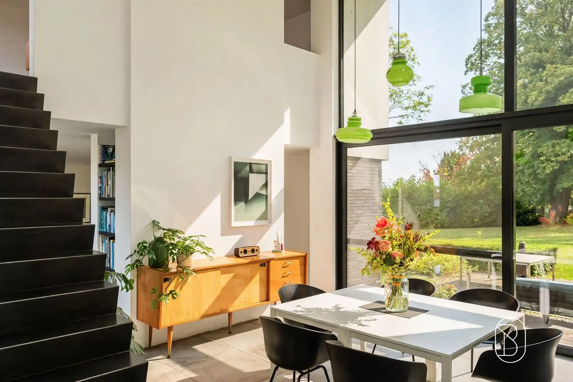 Ruime moderne villa met 6 slpk & prachtige tuin op 2200M2 foto 11