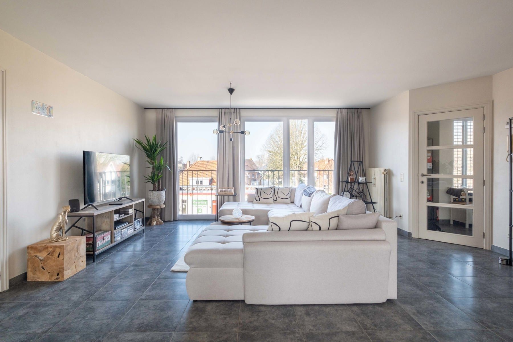 Lichtrijk doorloopappartement te Sint-Andries foto 5