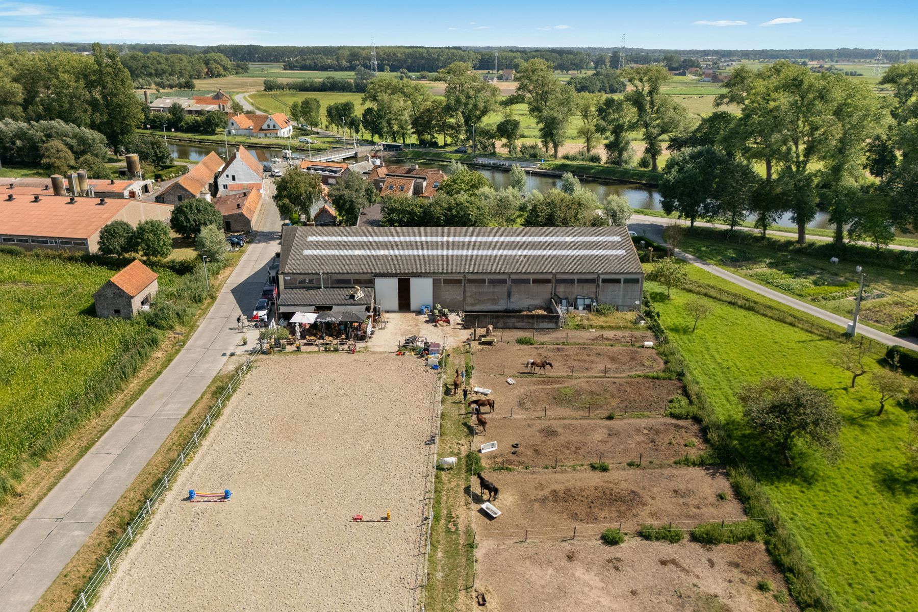 Charmante paardenmanège met woonruimte en gezellig café in Varsenare foto 7