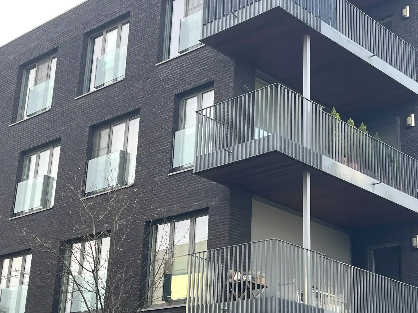 Appartement met terras, lift en garage in het centrum van Lommel. foto 2