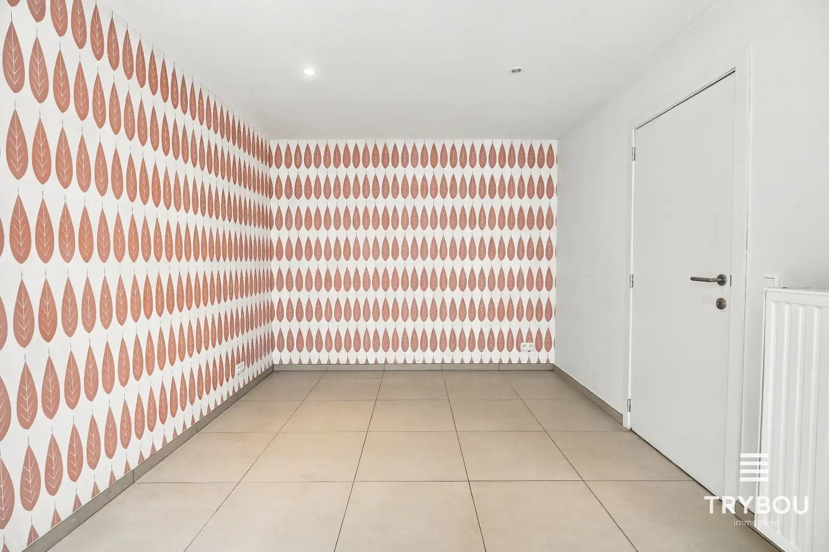 Ruime rijwoning in het centrum van Ieper! foto 7