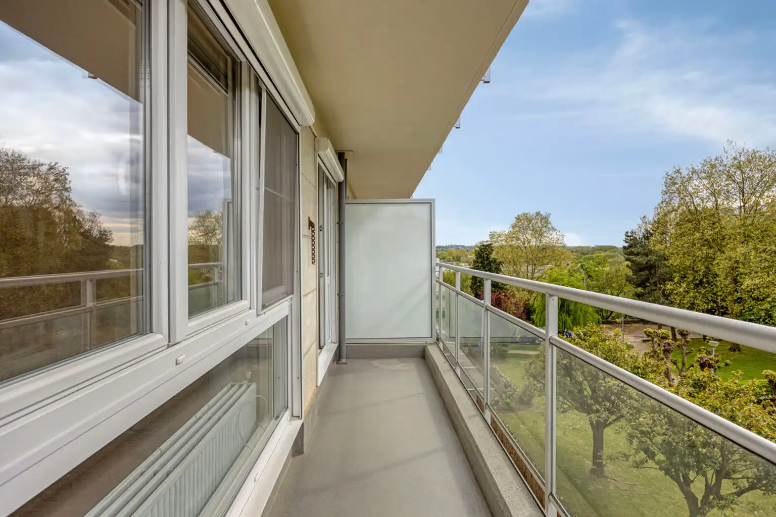 Op te frissen appartement met prachtig uitzicht op het park foto 18